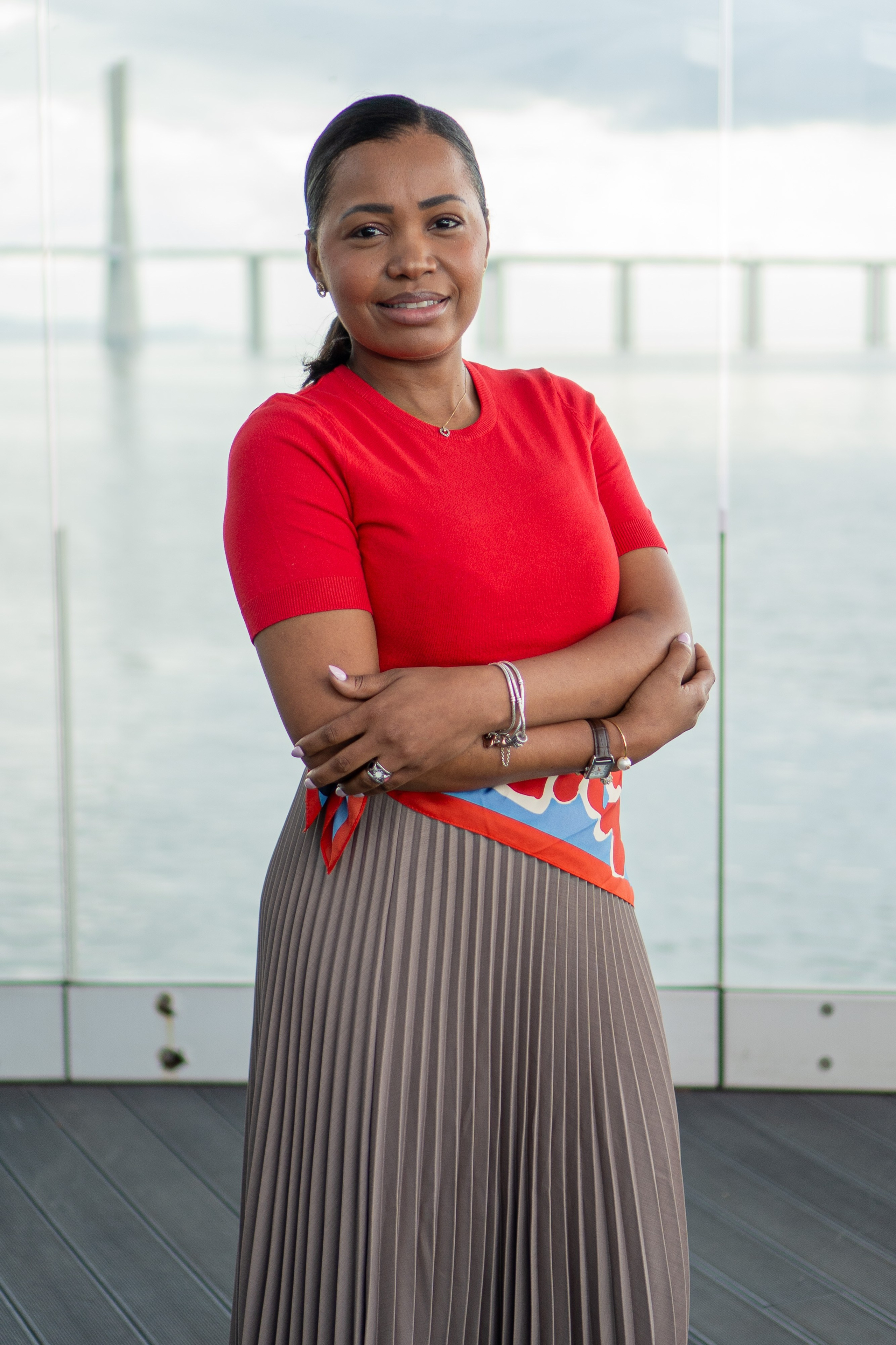 Raquel Ribeiro. Frames by Giovani Braga