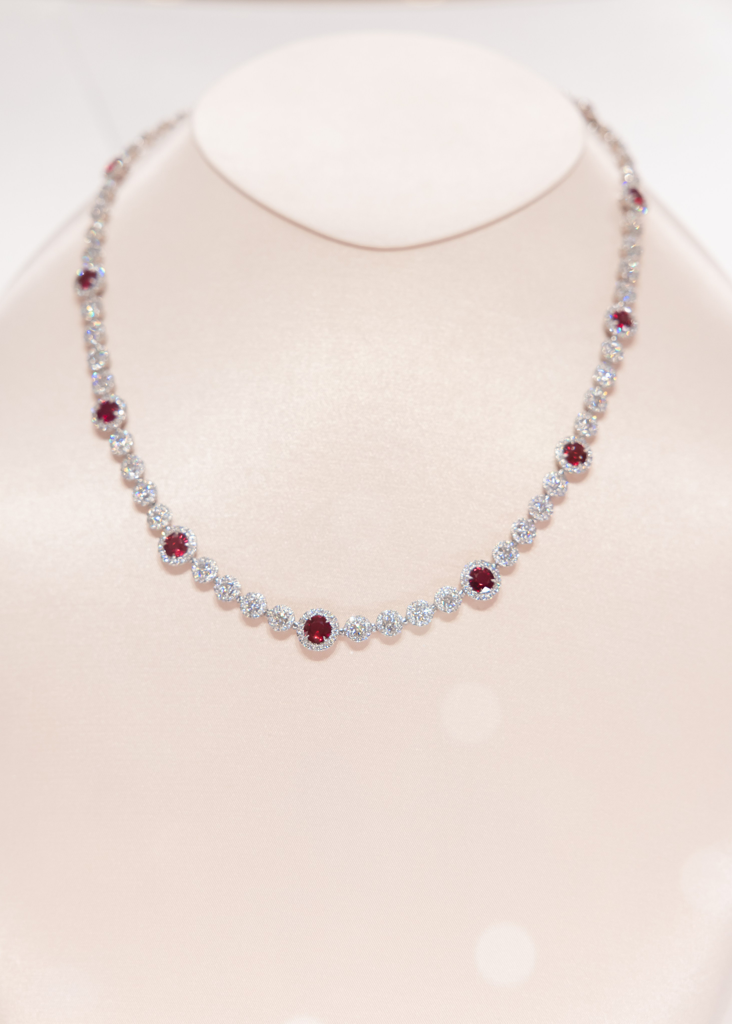 Tiffany. Professional wedding photographer in Copenhagen, Denmark — Julia Byron