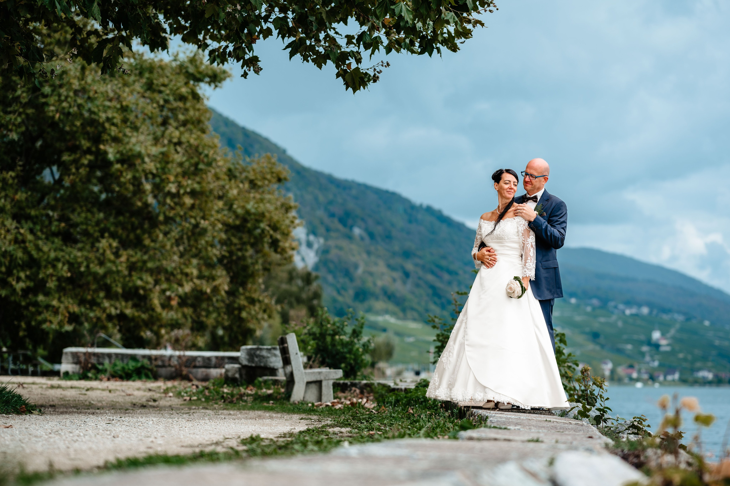 Hochzeitsfotografie Thomas & Elena – Emotionale Hochzeitsreportage in der Schweiz. Authentische, emotionale, zeitlose Hochzeitsfotografie aus Albstadt
