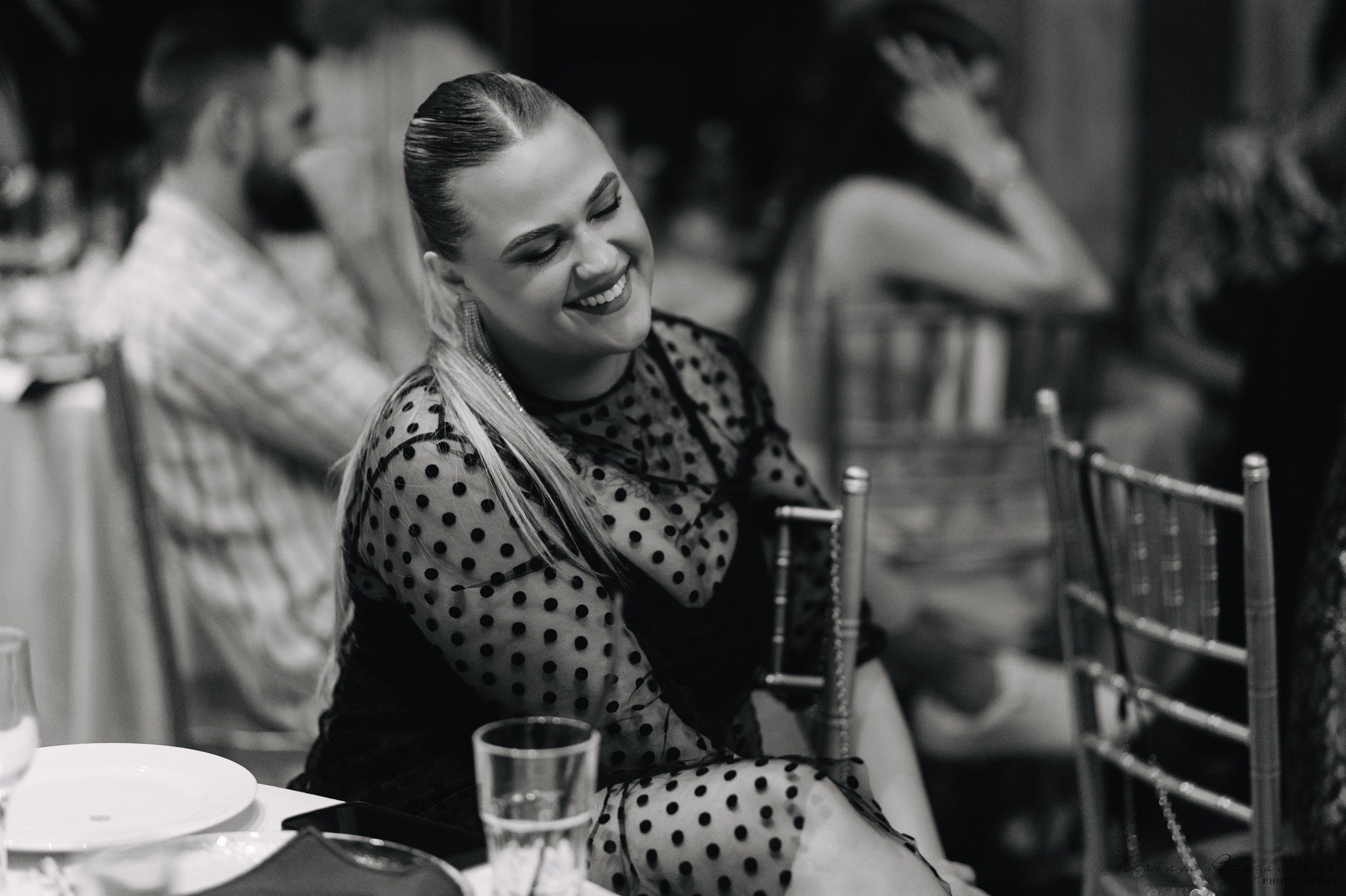 Vestuvinė fotosesija Kaune, Vienybės aikštėje, prie Lietuvos banko