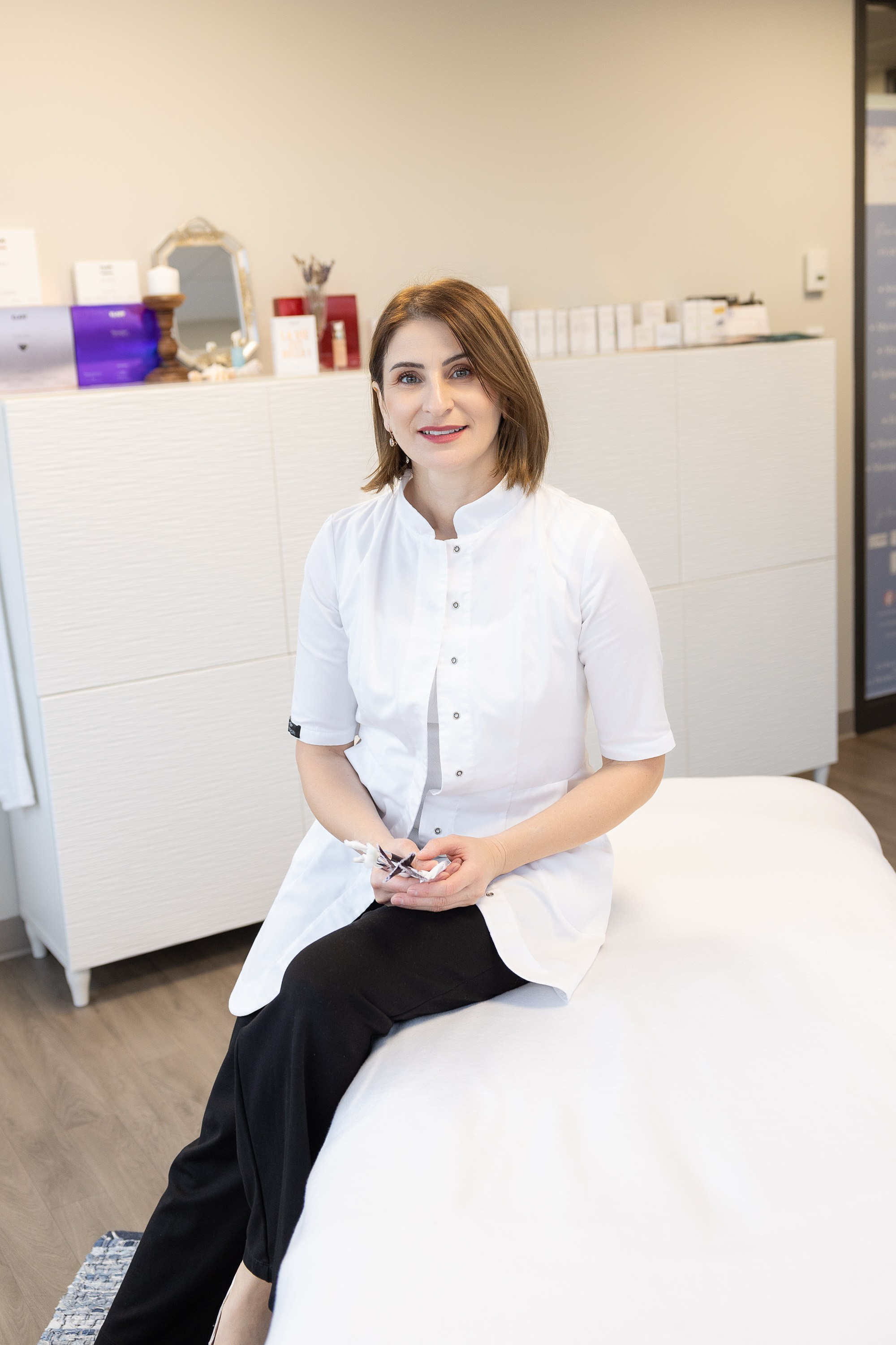 Violeta Sili, Esthéticienne/Beautician