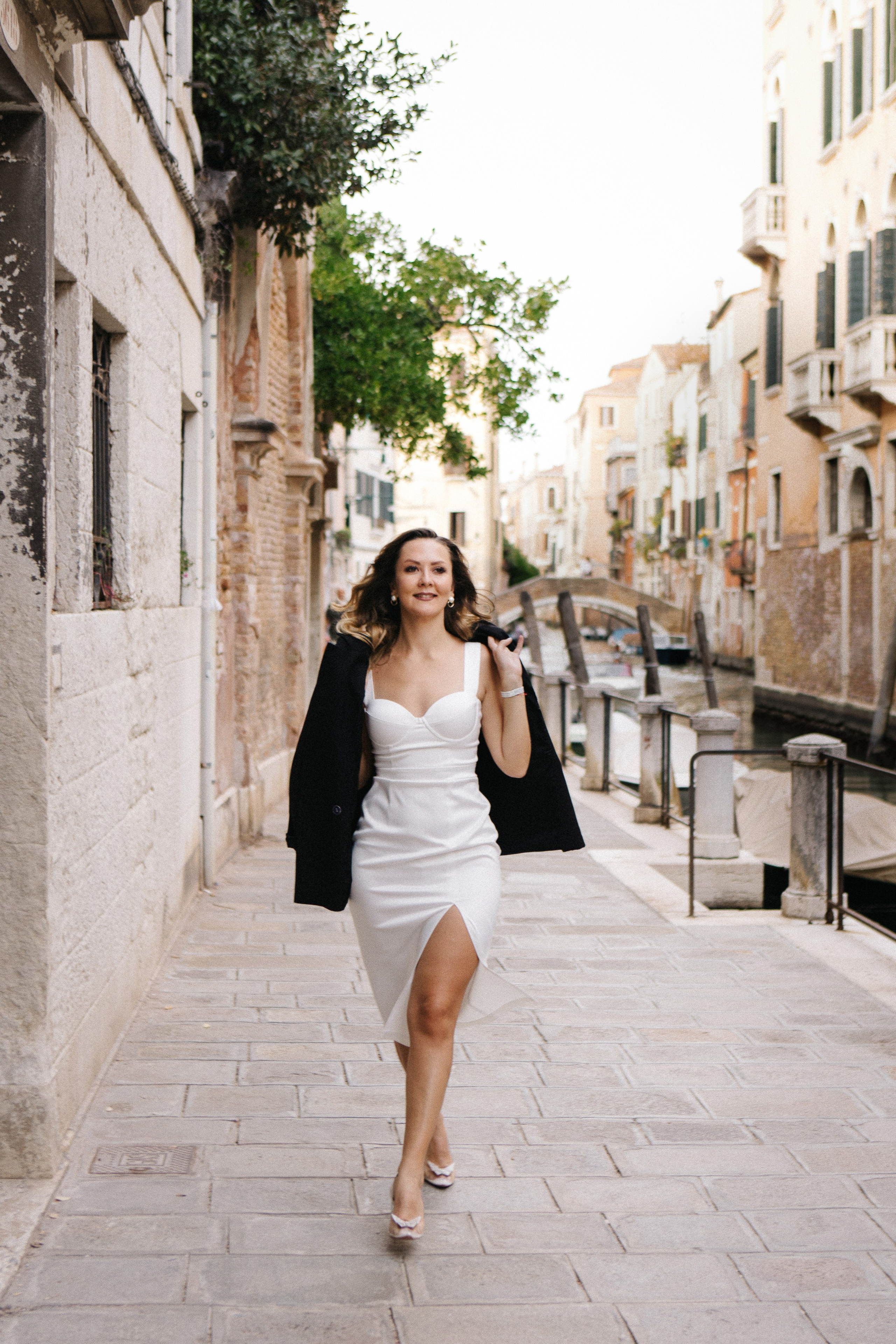 Love story in night Venice