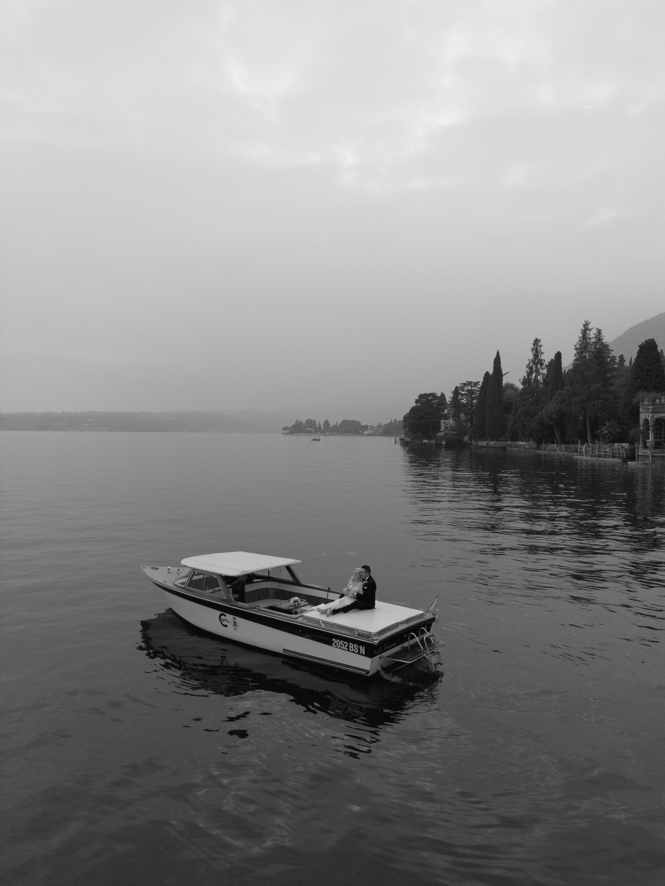 LINDSEY AND ROBERT _LAKE GARDA. PHOTOGRAPHER IN ITALY