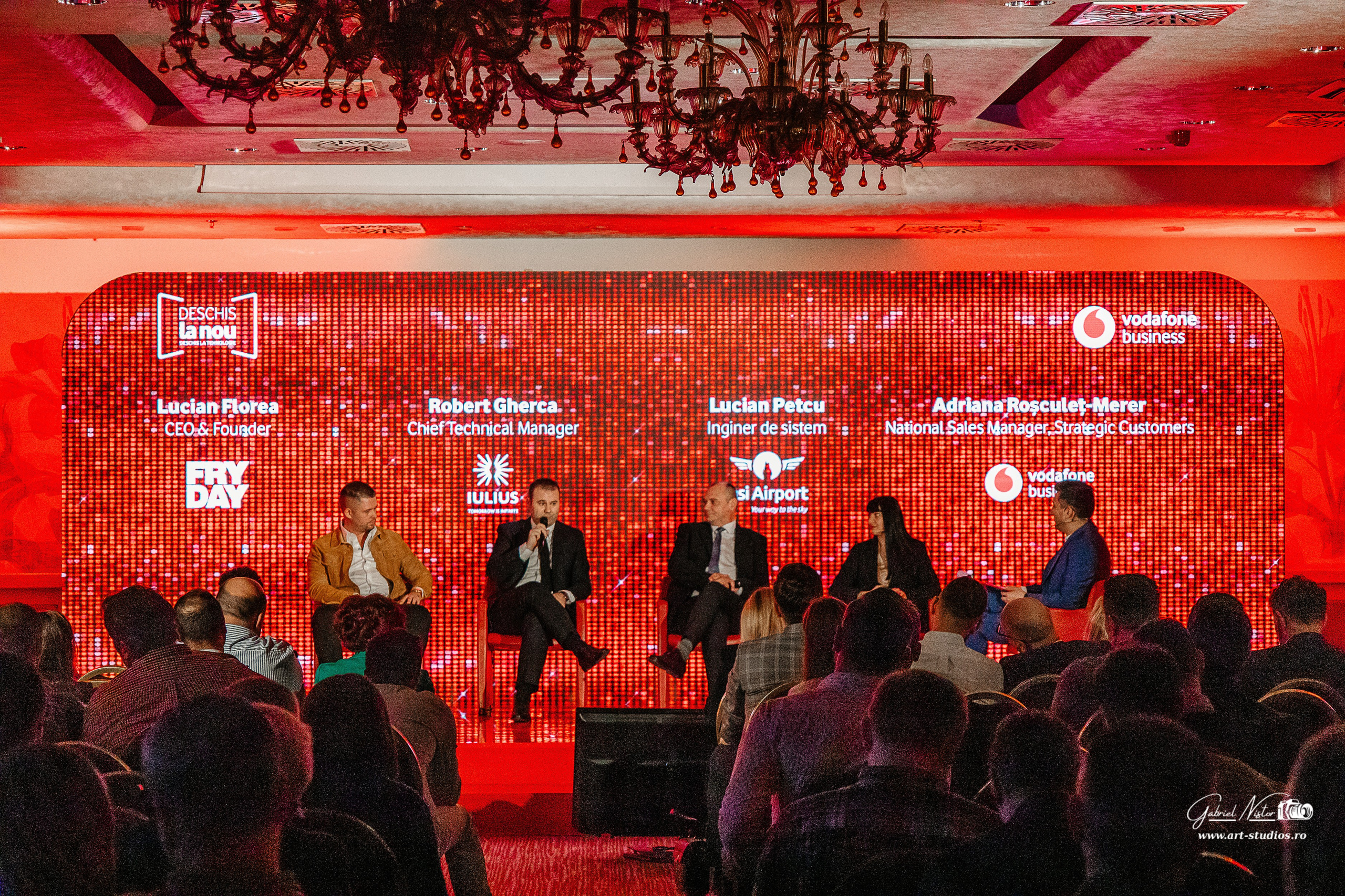 Vodafone - Deschis la Nou. Gabriel Nistor Art-Studios — Photographer / Videographer Iasi