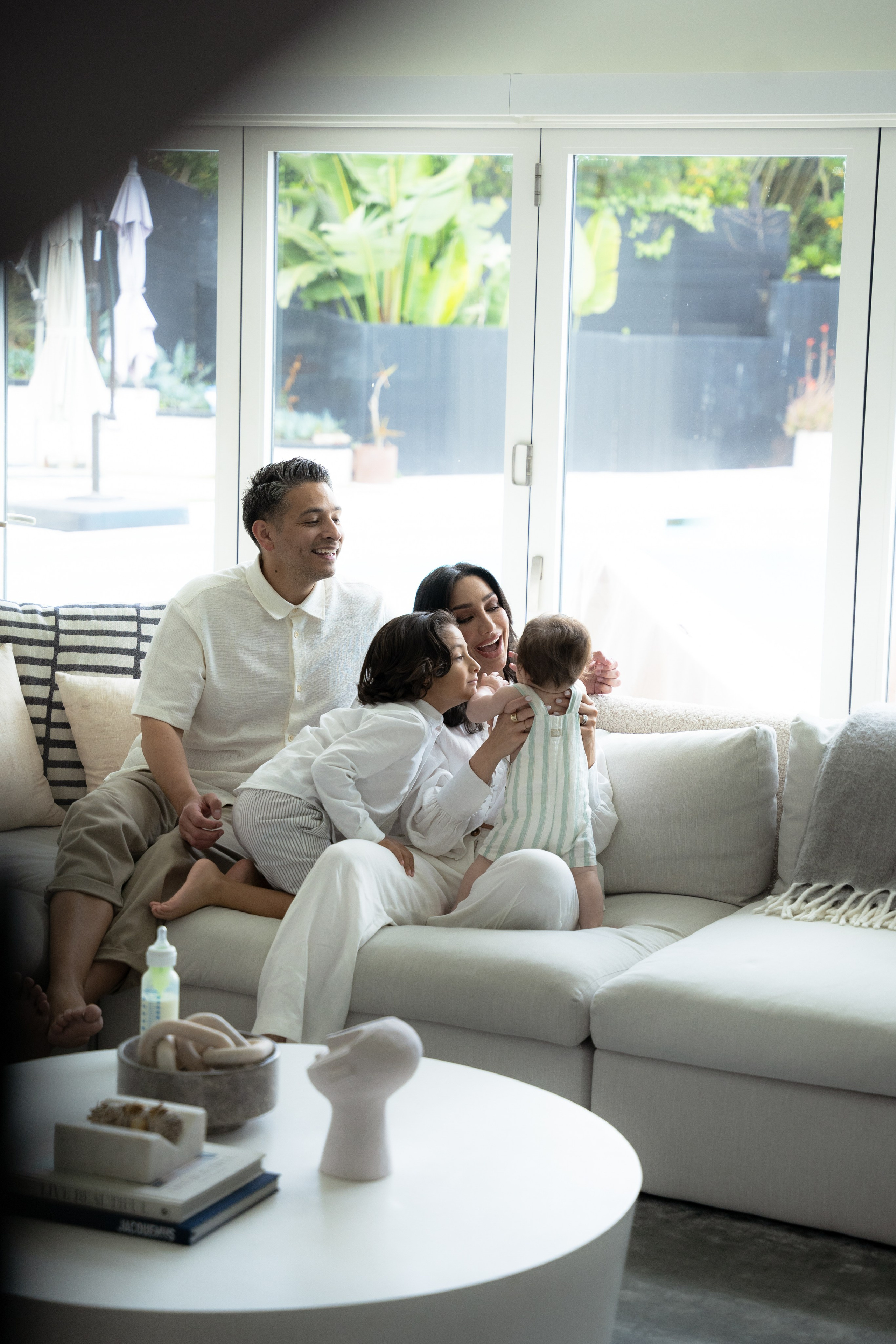 Santa Monica Family photographer. Los Angeles family photographer. Family photography. Family photoshoot. Maternity photoshoot. Beach family photoshoot. Home family photoshoot. Maternity beach photoshoot. Family holiday photoshoot. Family photographer. Photographer for families