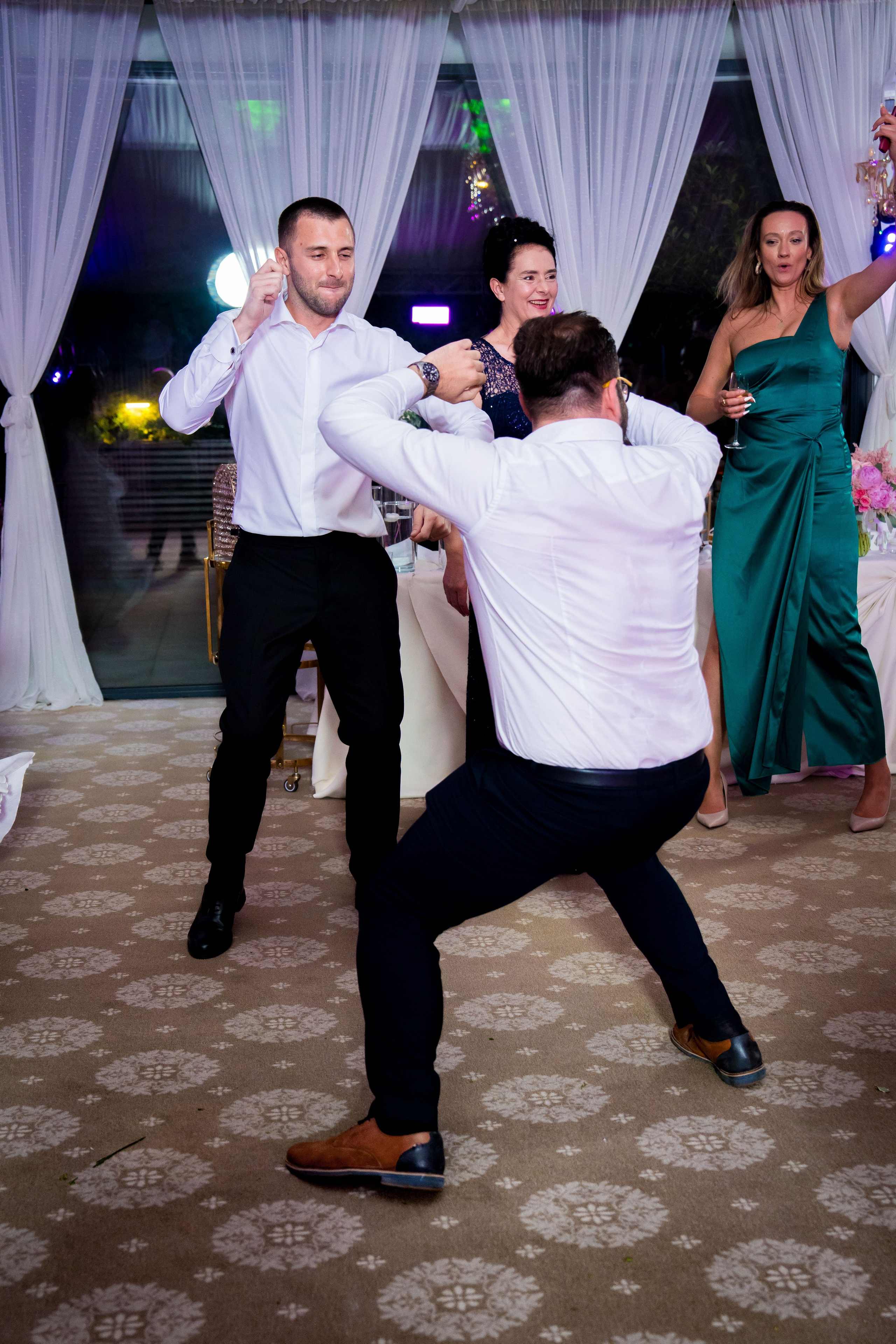 PARTY. Gabriel Florea — Fotograf nuntă București