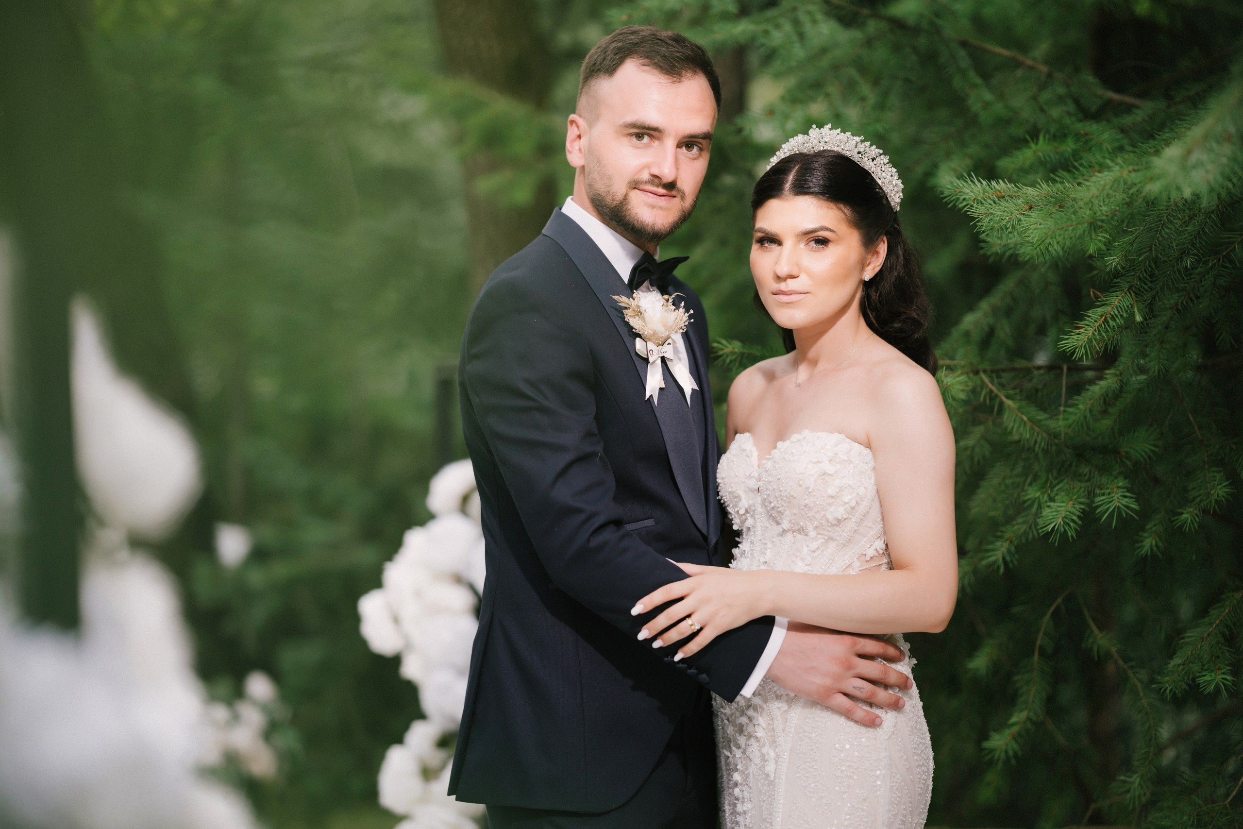 1. Mireasa Adriana în timpul pregătirilor de nuntă în Tudora Botoșani2. Costumul mirelui Ionuț fotografiat artistic în ziua nunții3. Prietenii mirelui la tradițiile de nuntă în Tudora4. Bărbieritul mirelui în cadrul obiceiurilor tradiționale de nuntă5. Fotografii de familie la biserică în ziua nunții6. Portret de familie cu mirii și copilul lor la nunta din Botoșani7. Primul dans al mirilor la Mariage Dor Baisa Botoșani8. Decor elegant de nuntă la Mariage Dor Baisa9. Emoții și tradiții la nunta din Tudora județul Botoșani10. Fotograf profesionist de nuntă în Botoșani surprinzând momente autentice - otograf-nunta-botosanifotograf-evenimente-botosanifotograf-profesionist-botosanifotograf-nunta-tudoranunta-tudora-botosanisedinta-foto-nunta-botosanipoze-nunta-botosanifotografii-nunta-tudorafotograf-cununie-religioasa-botosanibiserica-sfintii-imparati-constantin-si-elena-tudoramariage-dor-baisa-botosanirestaurant-nunta-botosanidansul-mirilor-mariage-dorpregatiri-mire-botosanipregatiri-mireasa-botosanitraditii-nunta-moldovaobiceiuri-nunta-tudorafotograf-familie-nunta-botosaniportret-miri-botosanigalerie-foto-nunta-botosanialbum-foto-nunta-botosaninunta-eleganta-botosaninunta-cu-traditii-botosanifotograf-premium-nunta-botosaniservicii-foto-video-botosanipoveste-de-nunta-botosanifotograf-documentar-nuntafotograf-natural-emotionalmiri-ionut-si-adriananunta-autentica-tudora -otograf-nunta-botosanifotograf-nunta-tudoranunta-tudora-botosanifotograf-evenimente-botosanifotograf-profesionist-botosaniservicii-foto-video-botosanigalerie-foto-nunta-botosanialbum-foto-nunta-botosani - nunta-autentica-botosaninunta-cu-traditii-botosanipoveste-de-nunta-botosanifotografii-emotionante-nuntamomente-autentice-nuntafotografie-documentara-nuntafotograf-natural-nunta- pregatiri-miri-tudorabiserica-tudora-botosanicununie-religioasa-tudoramariage-dor-baisa-botosanipetrecere-nunta-botosanivalsul-mirilor-botosani - alino-foto-studio-botosaniionut-si-adriana-nunta-tudorafotograf-alin-chirila-botosani