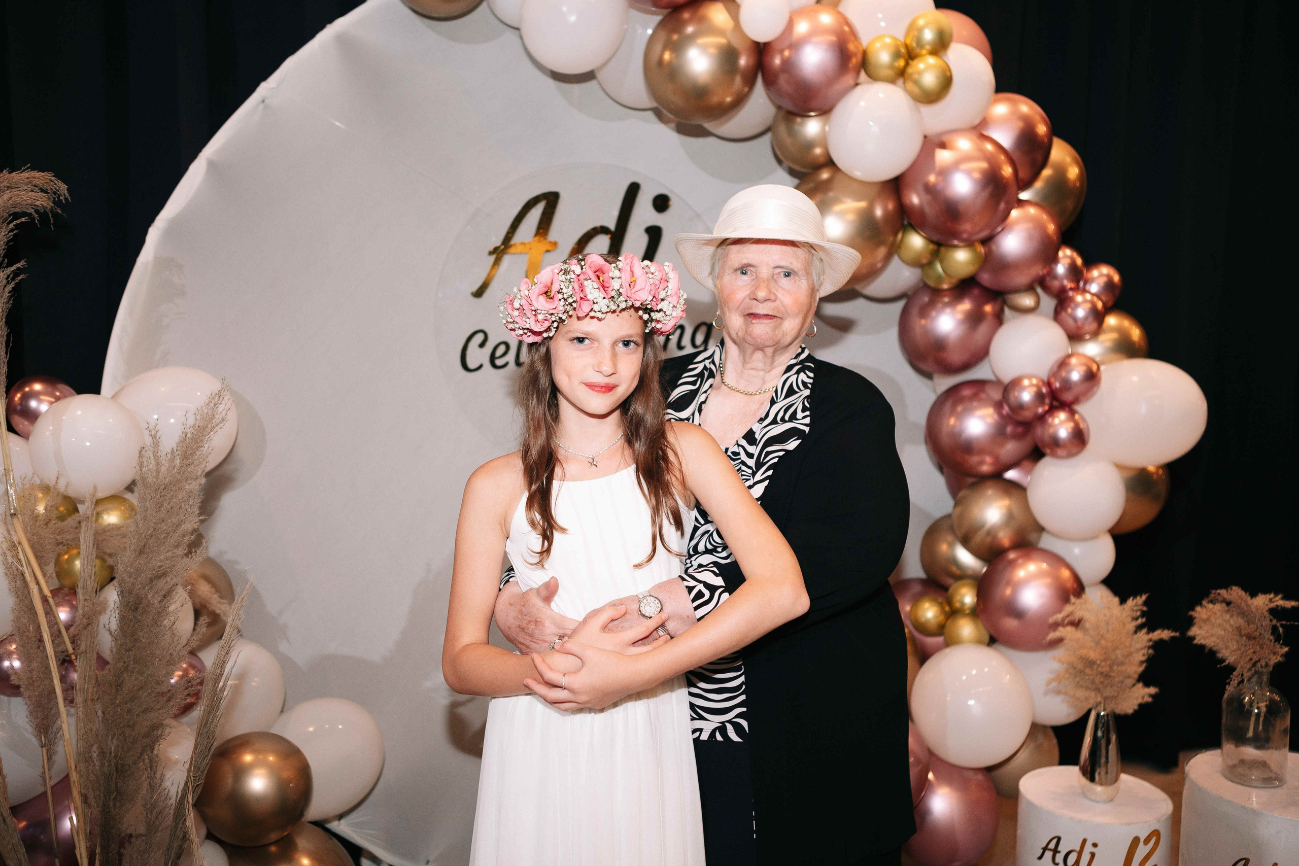 PARTY WITH FRIENDS. Https://shi-photo.com/