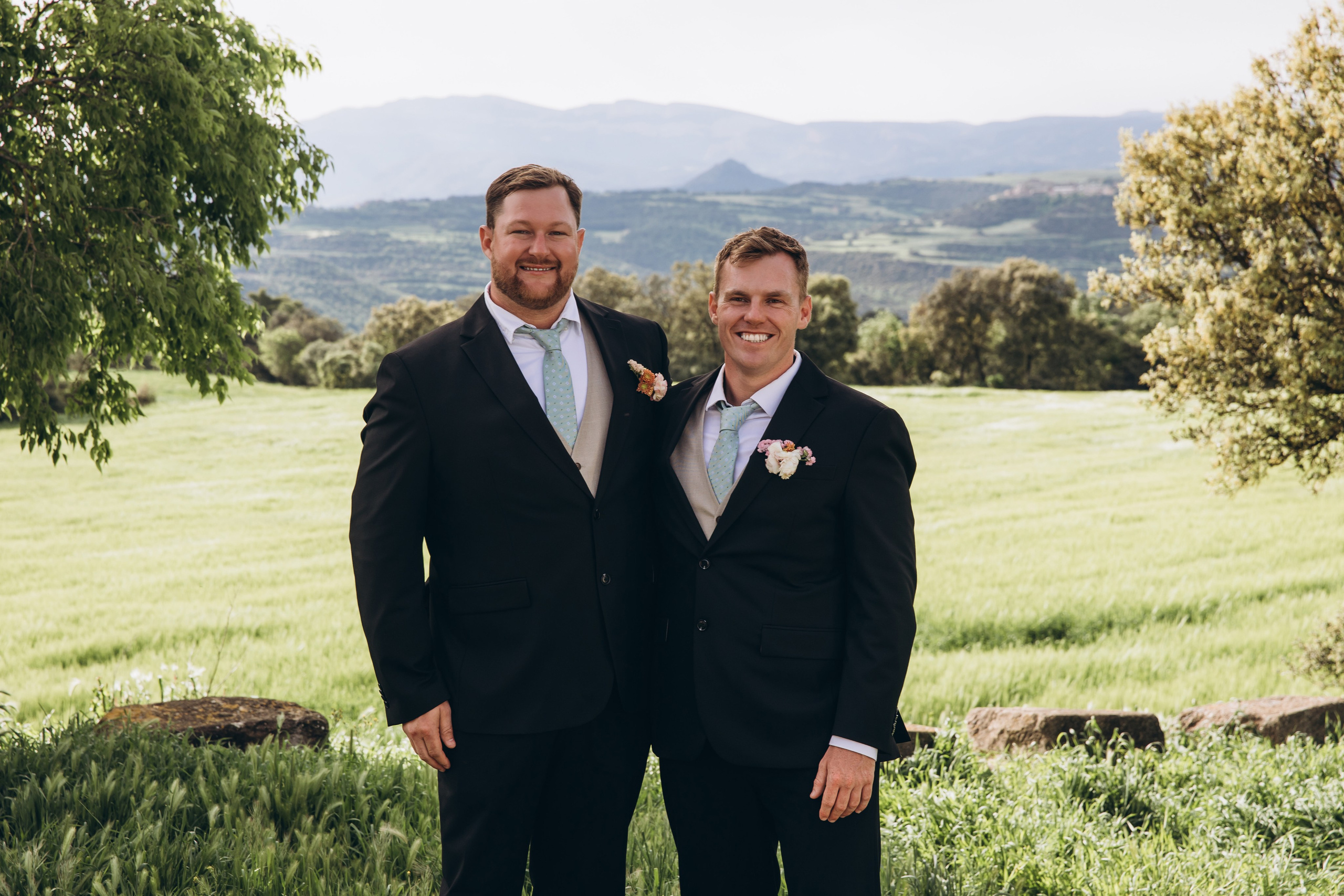 Bride walking in old streets of Barcelona – authentic wedding photo and video.