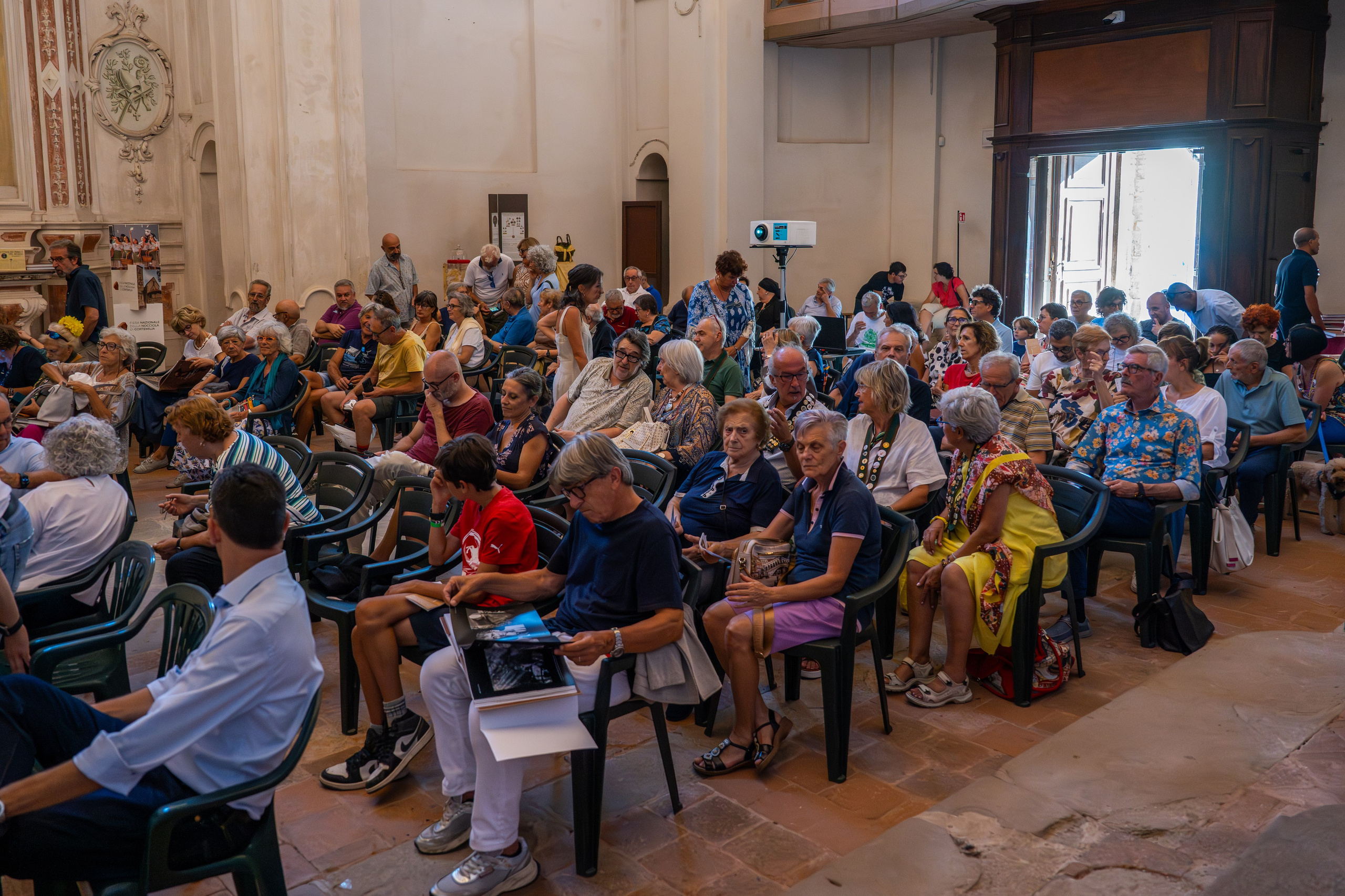 Il Tempo della Nocciola di Enzo Massa. “Gianmaria Coscia fotografo per passione”