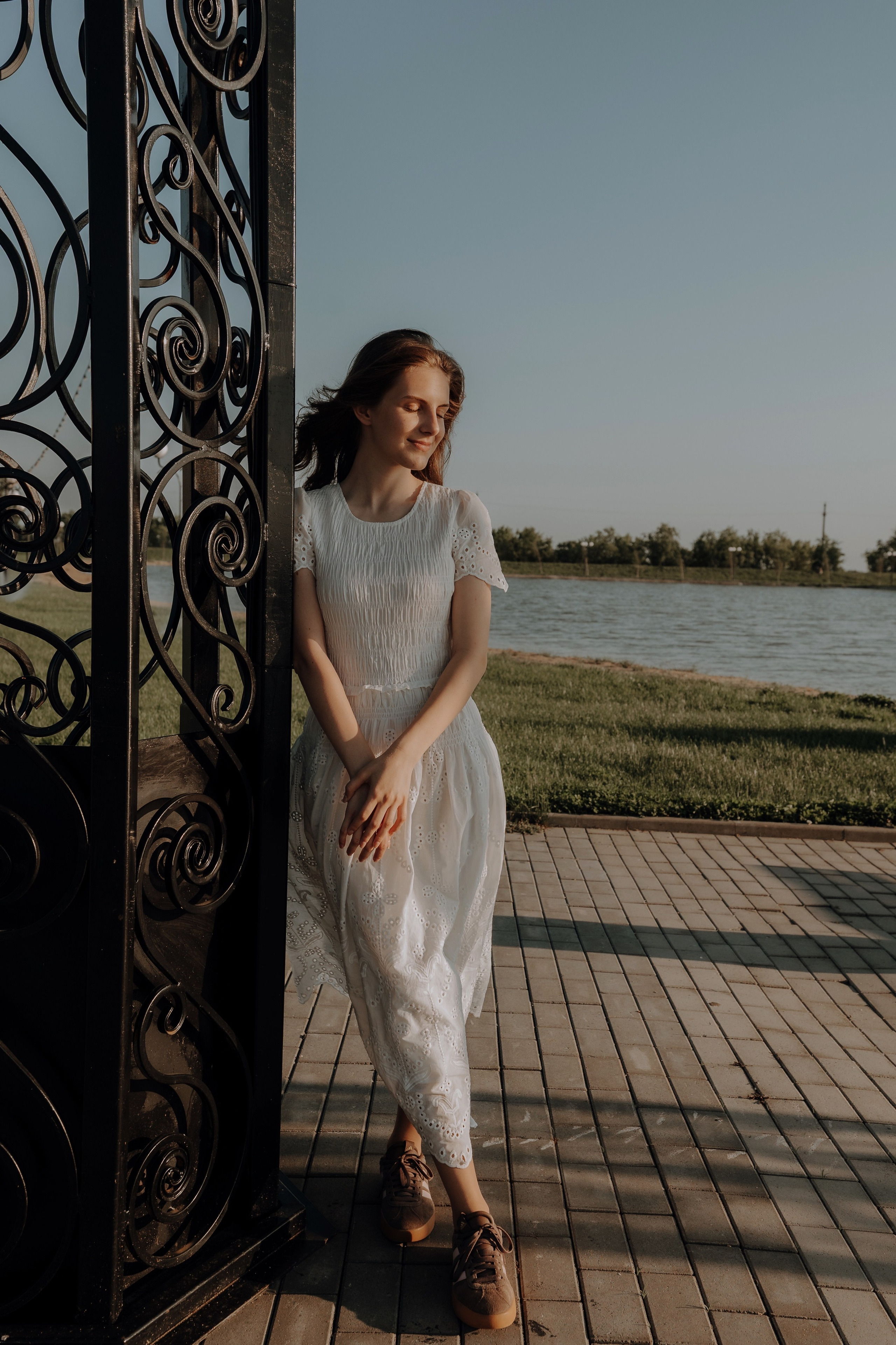 Sarah și liniștea unui sfârșit de zi. Emotions Photo Art