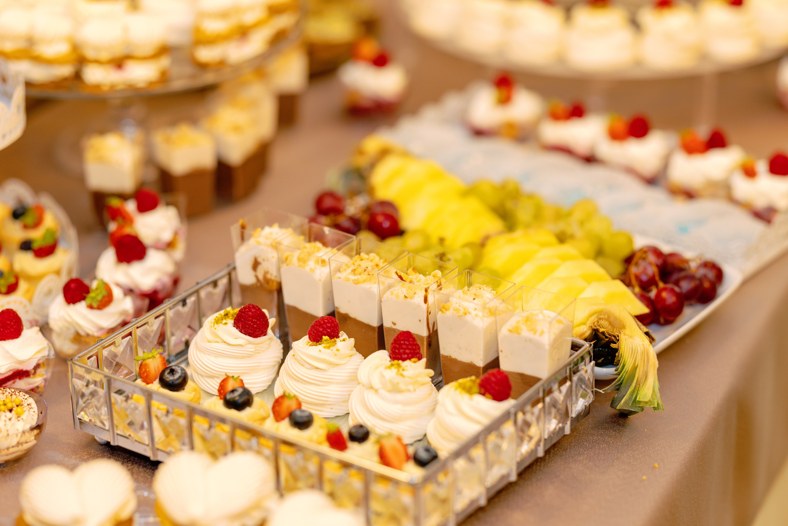 Andrei Sebastian. Moments By Gub