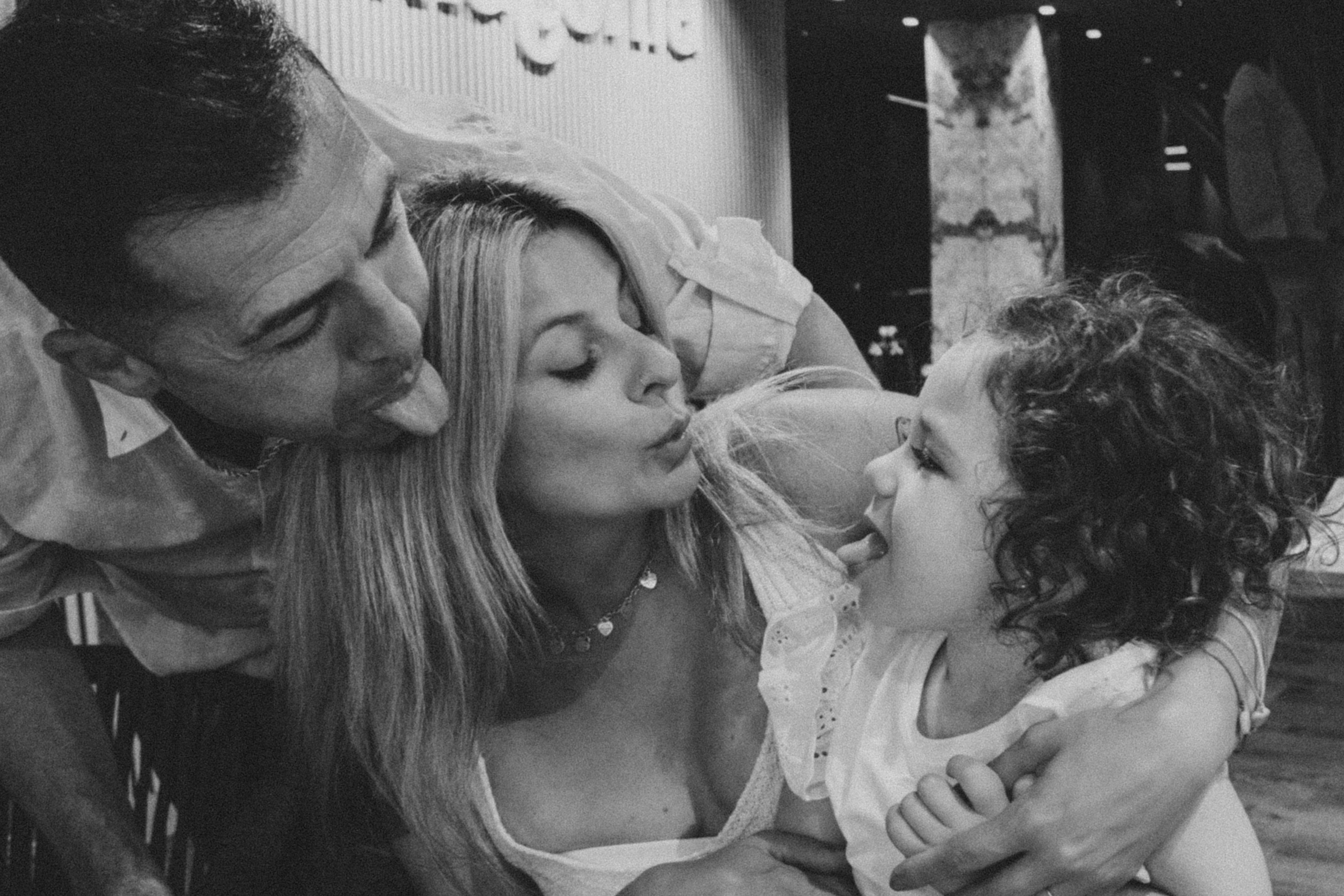 Sesión familiar en la playa. Fotografía profesional en Calafell - Elena Medvedeva