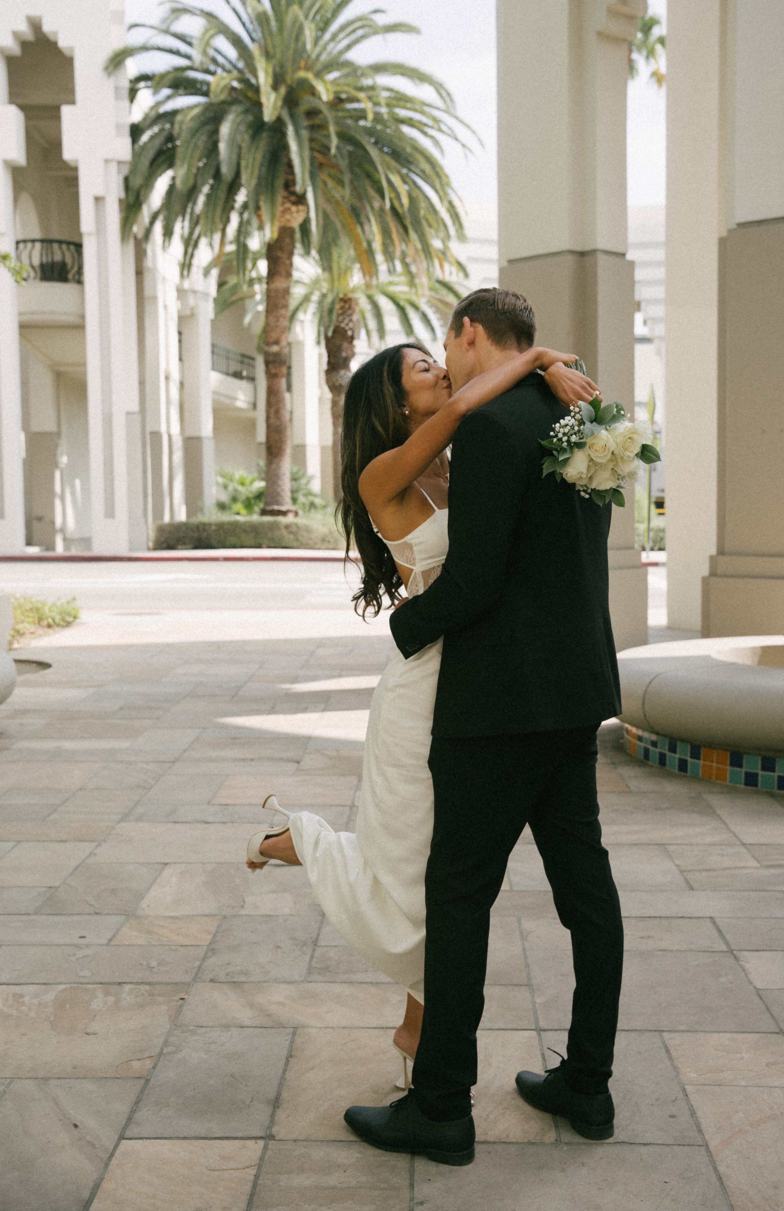 Beverly Hills Courthouse Wedding. Beverly Hill Elopement. Small Wedding in Beverly Hills