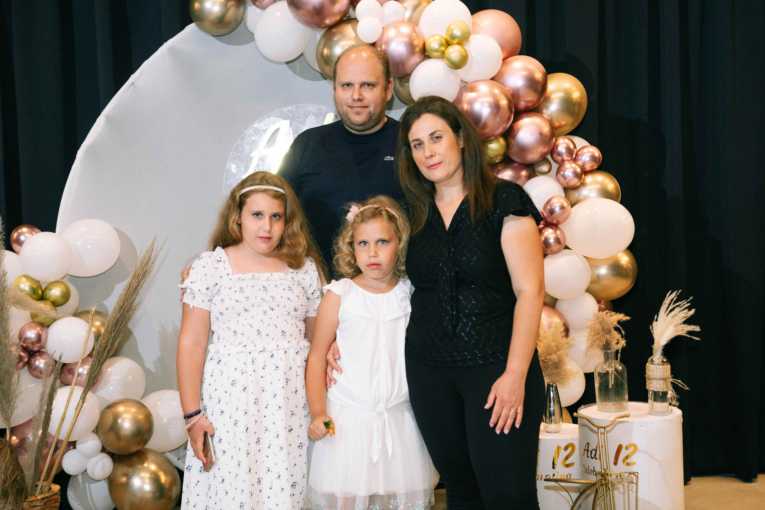 PARTY WITH FRIENDS. Https://shi-photo.com/