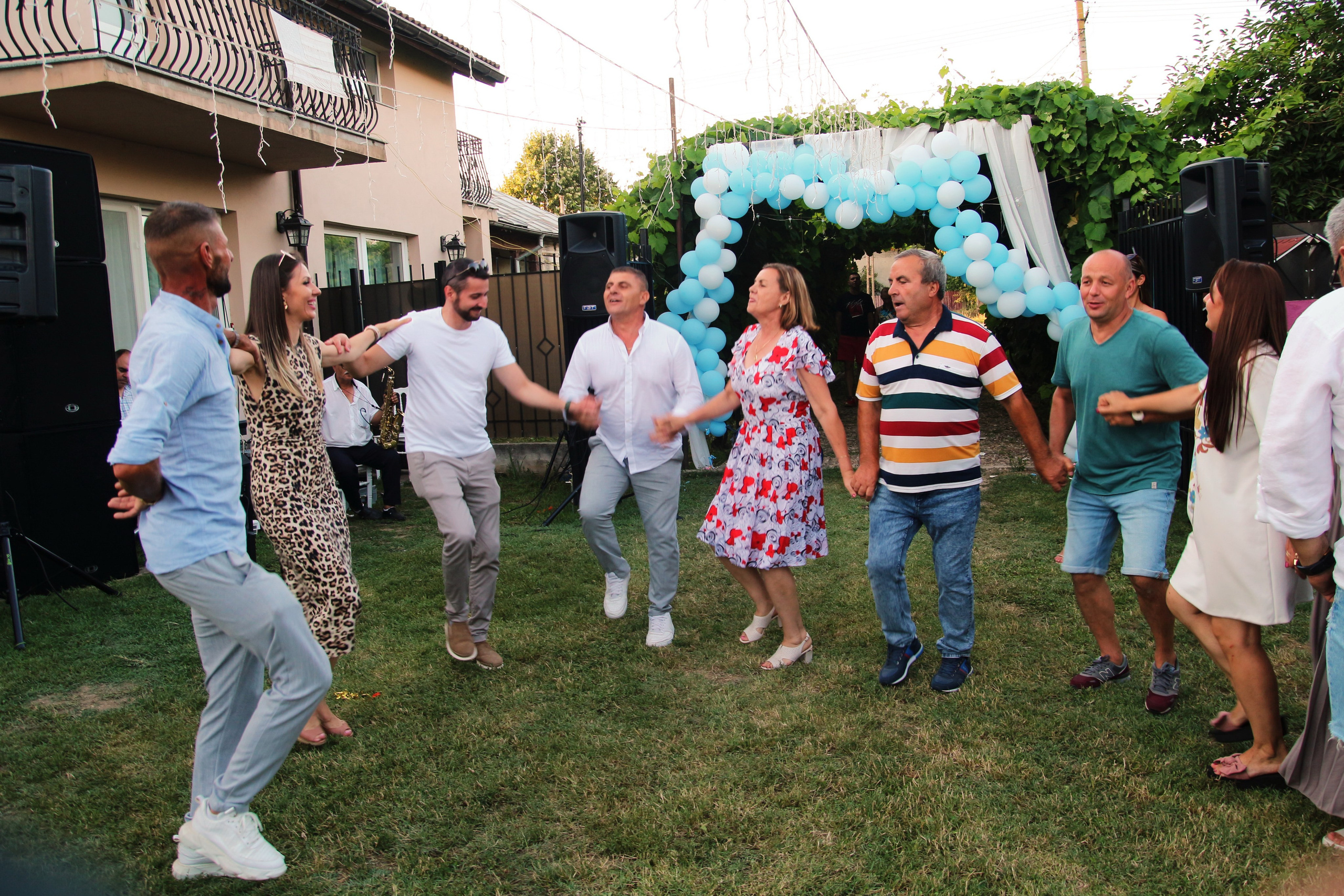 BYZO MEDIA. PETRU BYZO - family and children photographer in ROMANIA