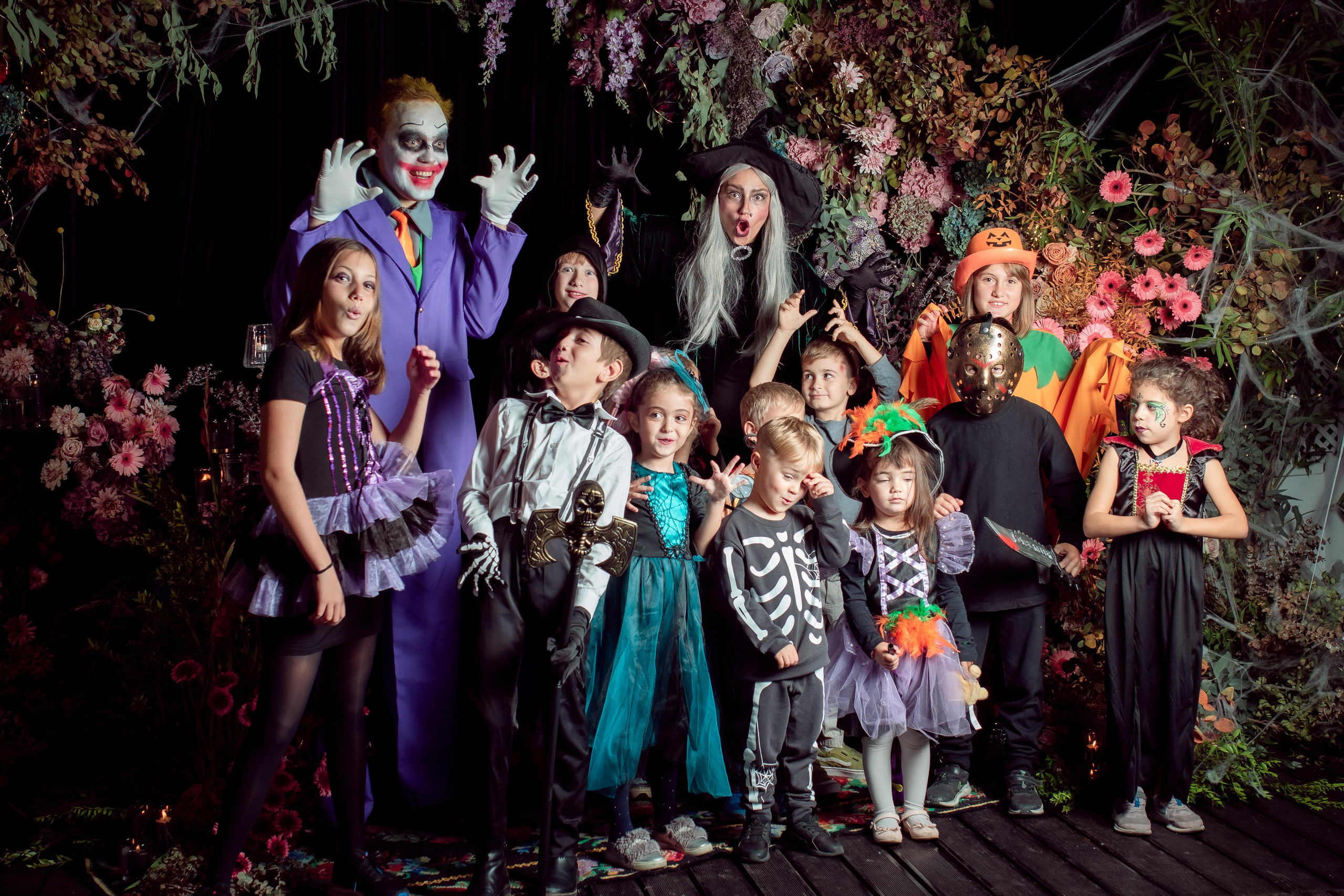 Halloween 2022. Family Photographer in Greece