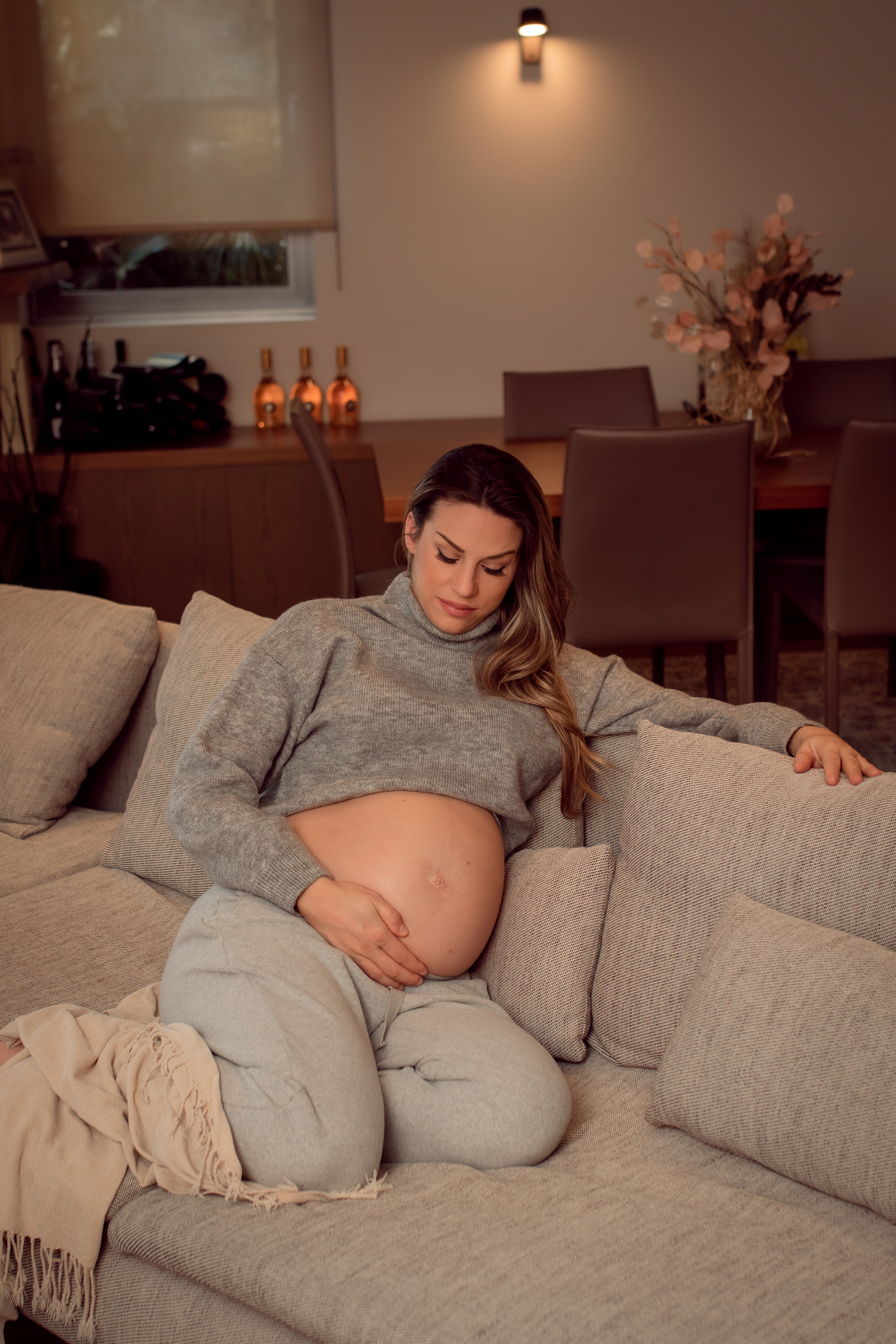 Home Maternity Photoshoot. Family Photographer in Greece