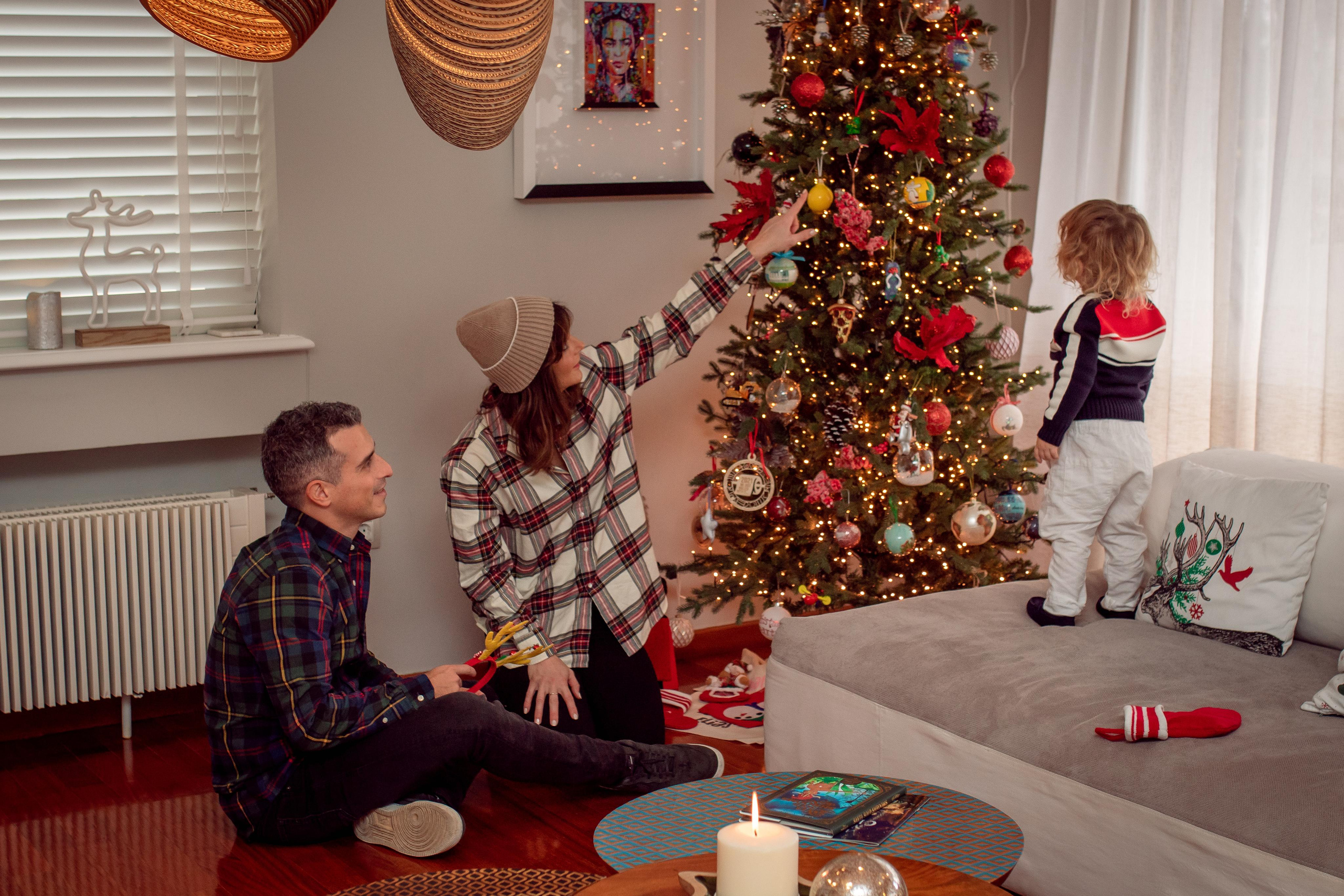 Cozy In-home Christmas Session. Family Photographer in Greece