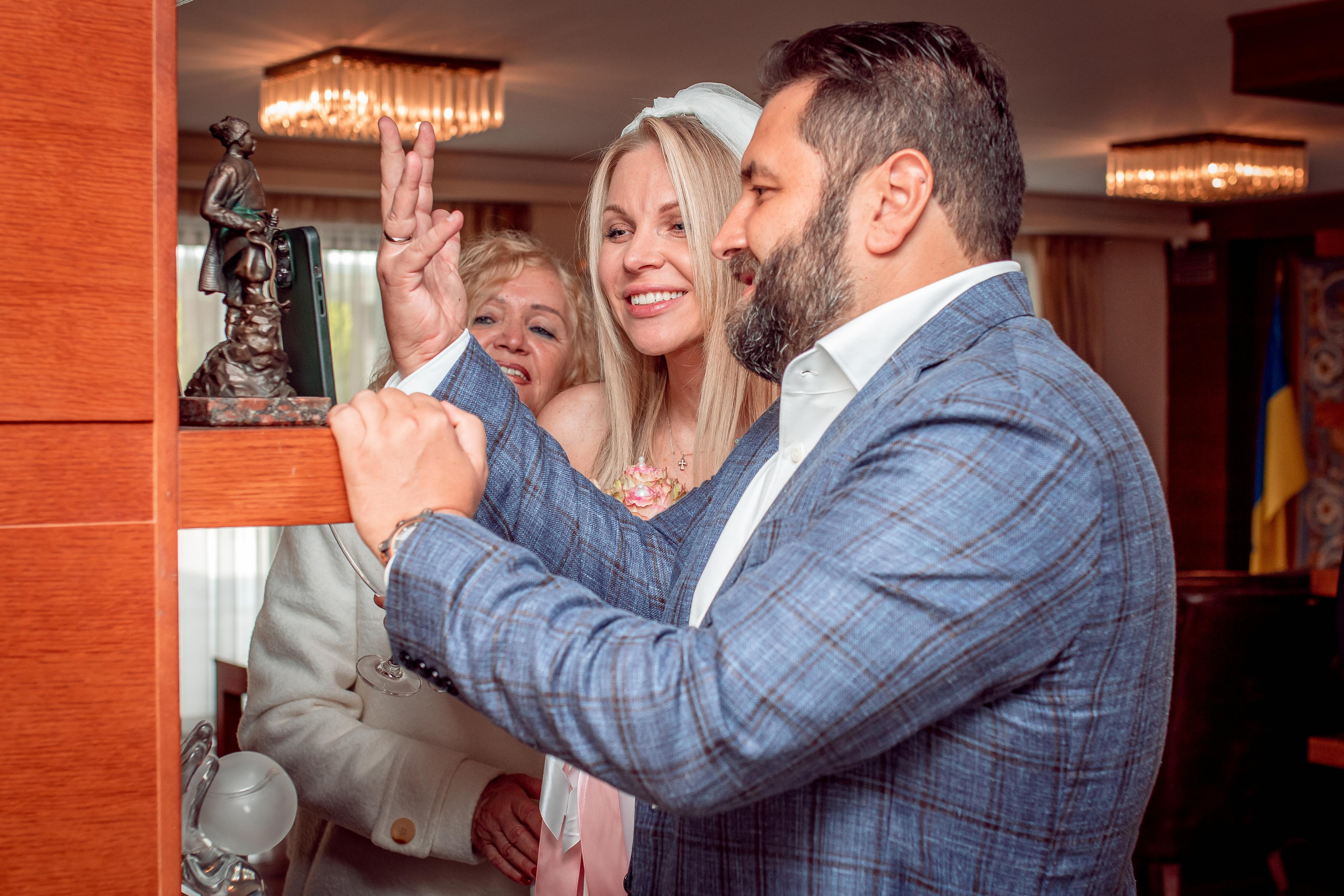 Documentary Wedding Ceremony. Family Photographer in Greece