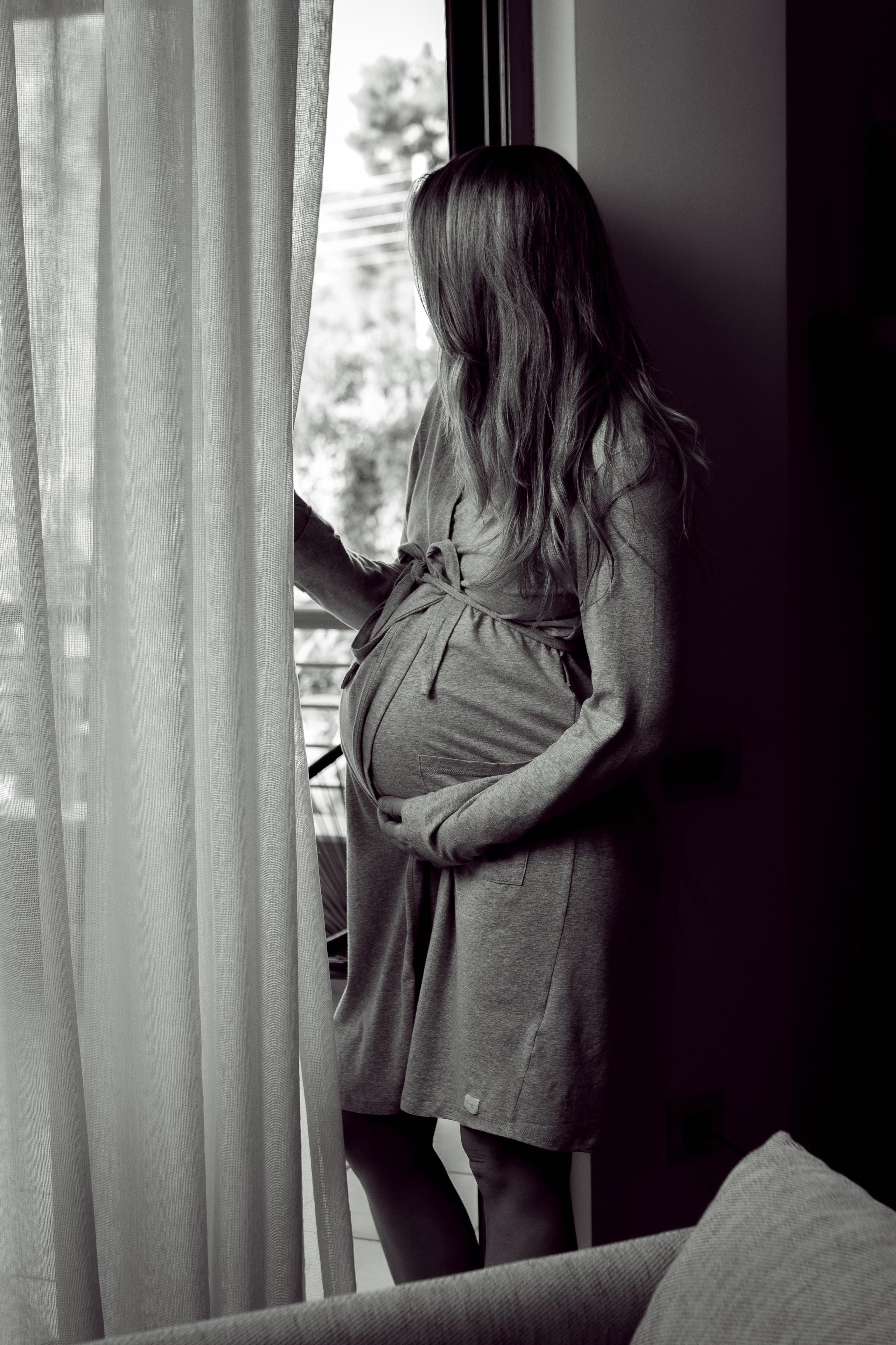 Home Maternity Photoshoot. Family Photographer in Greece