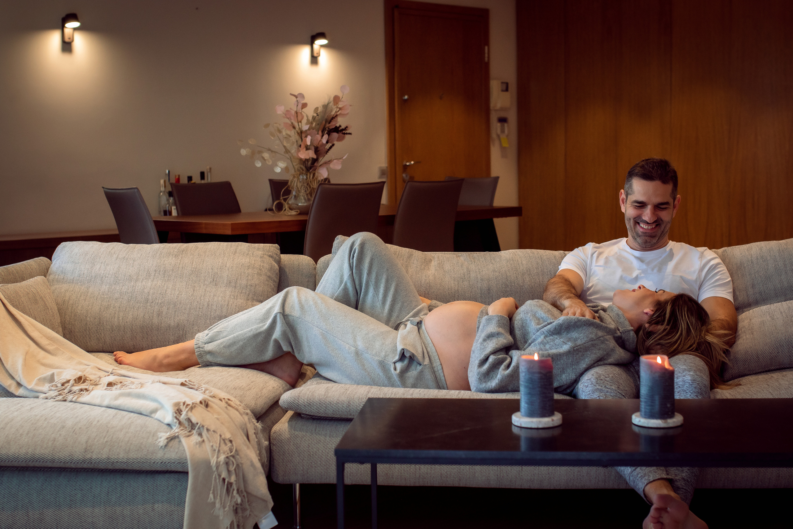 Home Maternity Photoshoot. Family Photographer in Greece