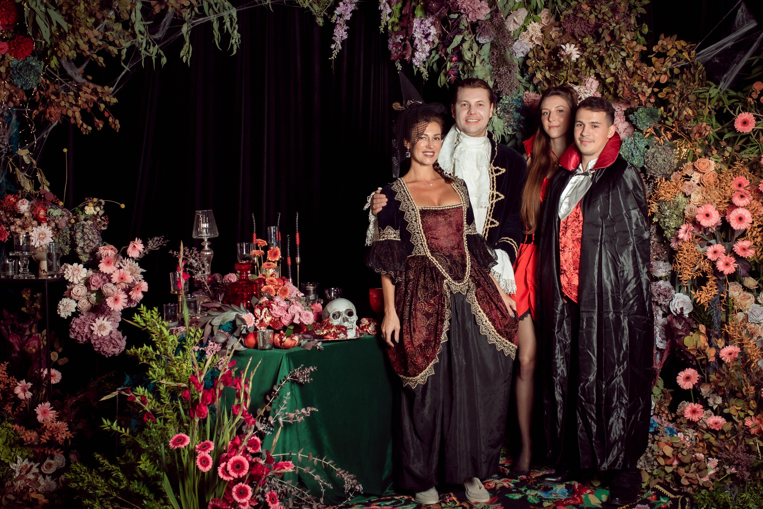 Halloween 2022. Family Photographer in Greece