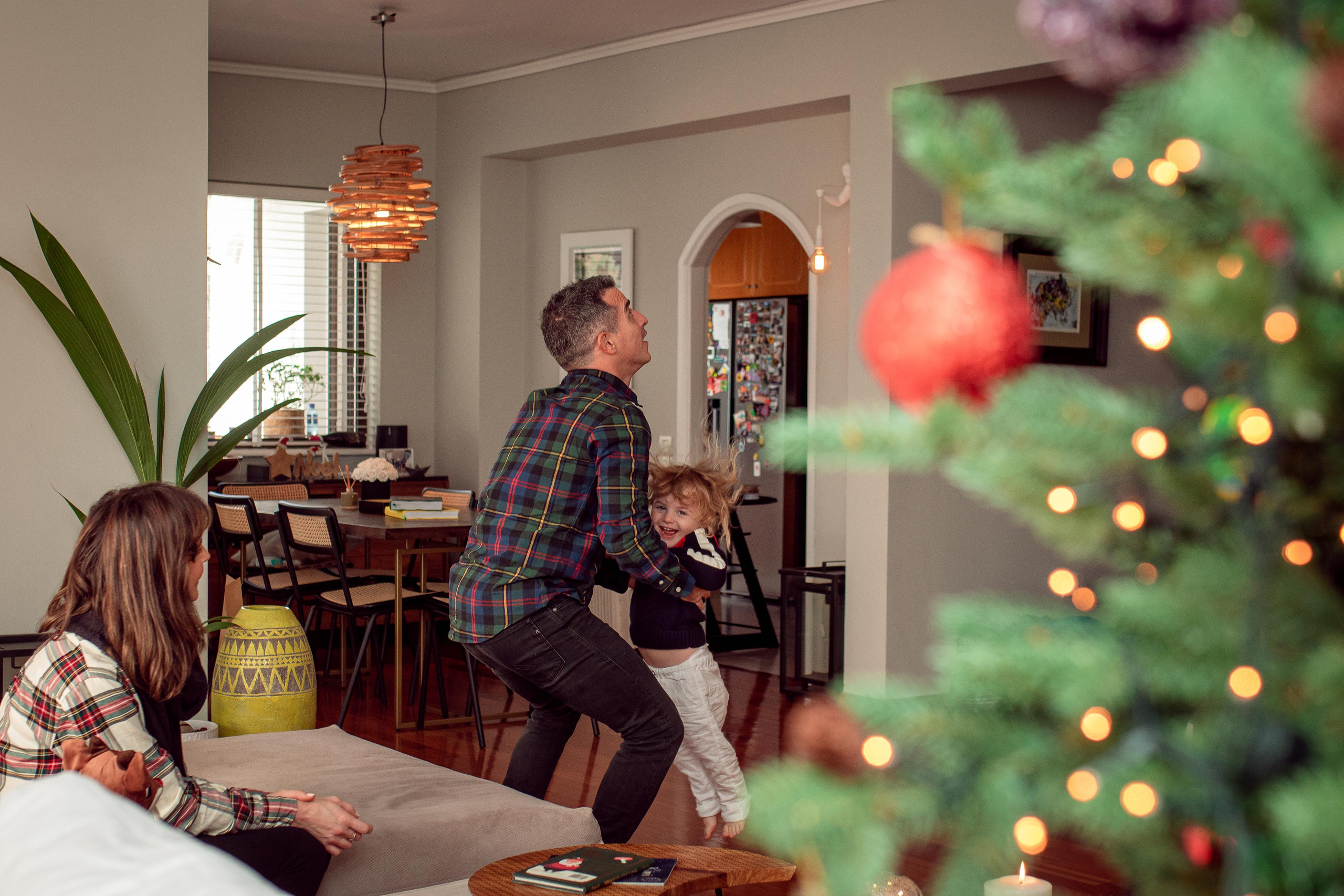 Cozy In-home Christmas Session. Family Photographer in Greece