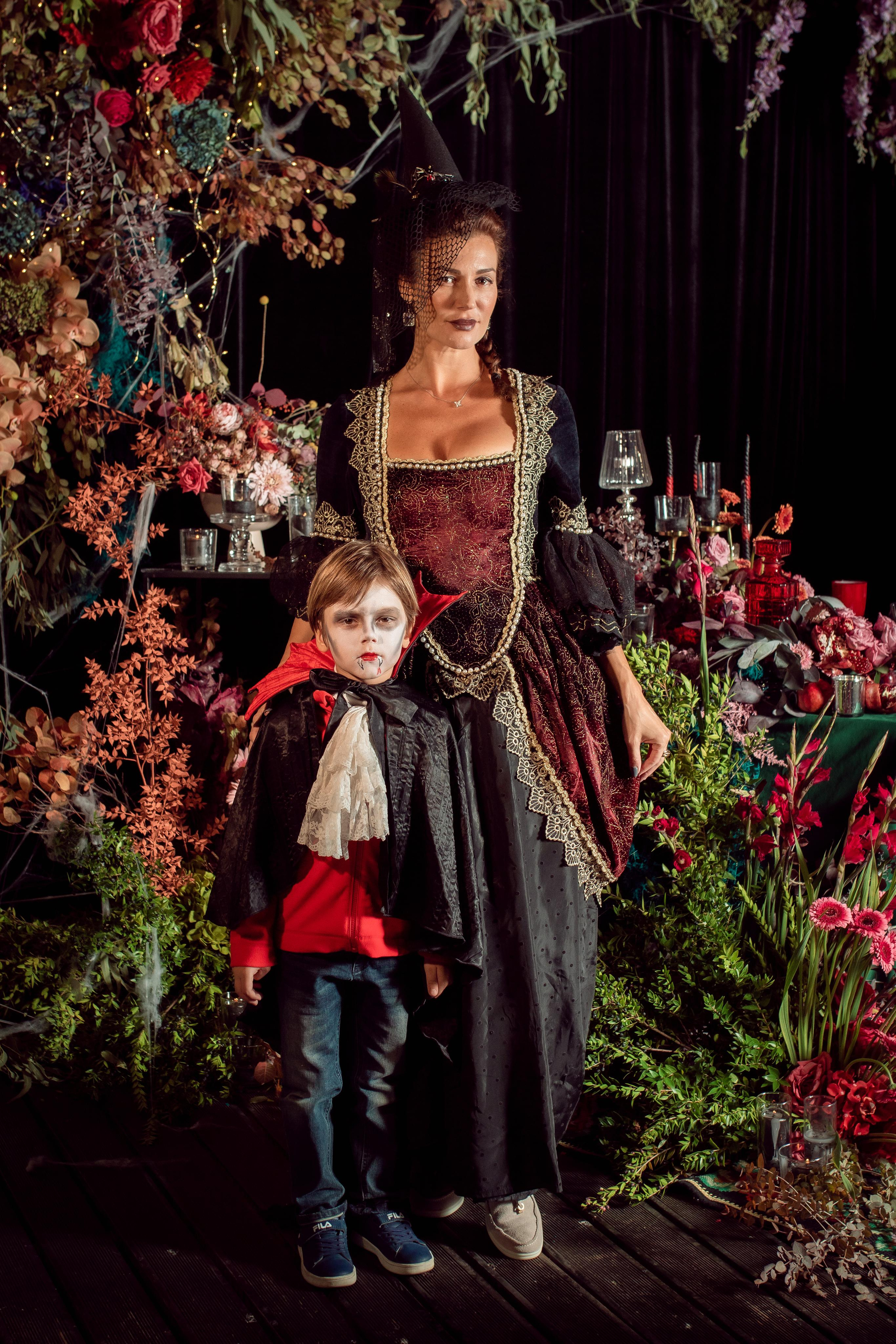 Halloween 2022. Family Photographer in Greece