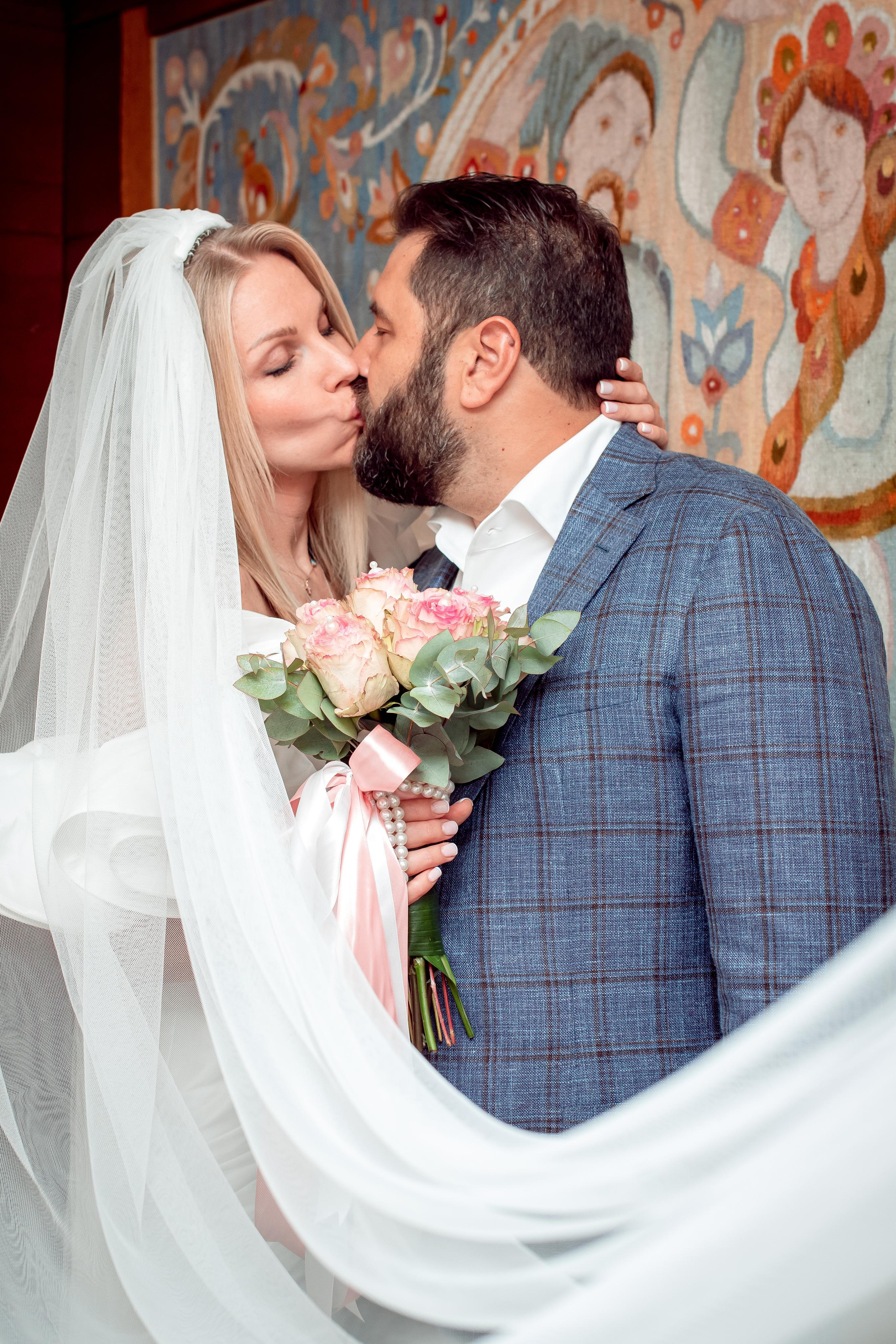 Documentary Wedding Ceremony. Family Photographer in Greece