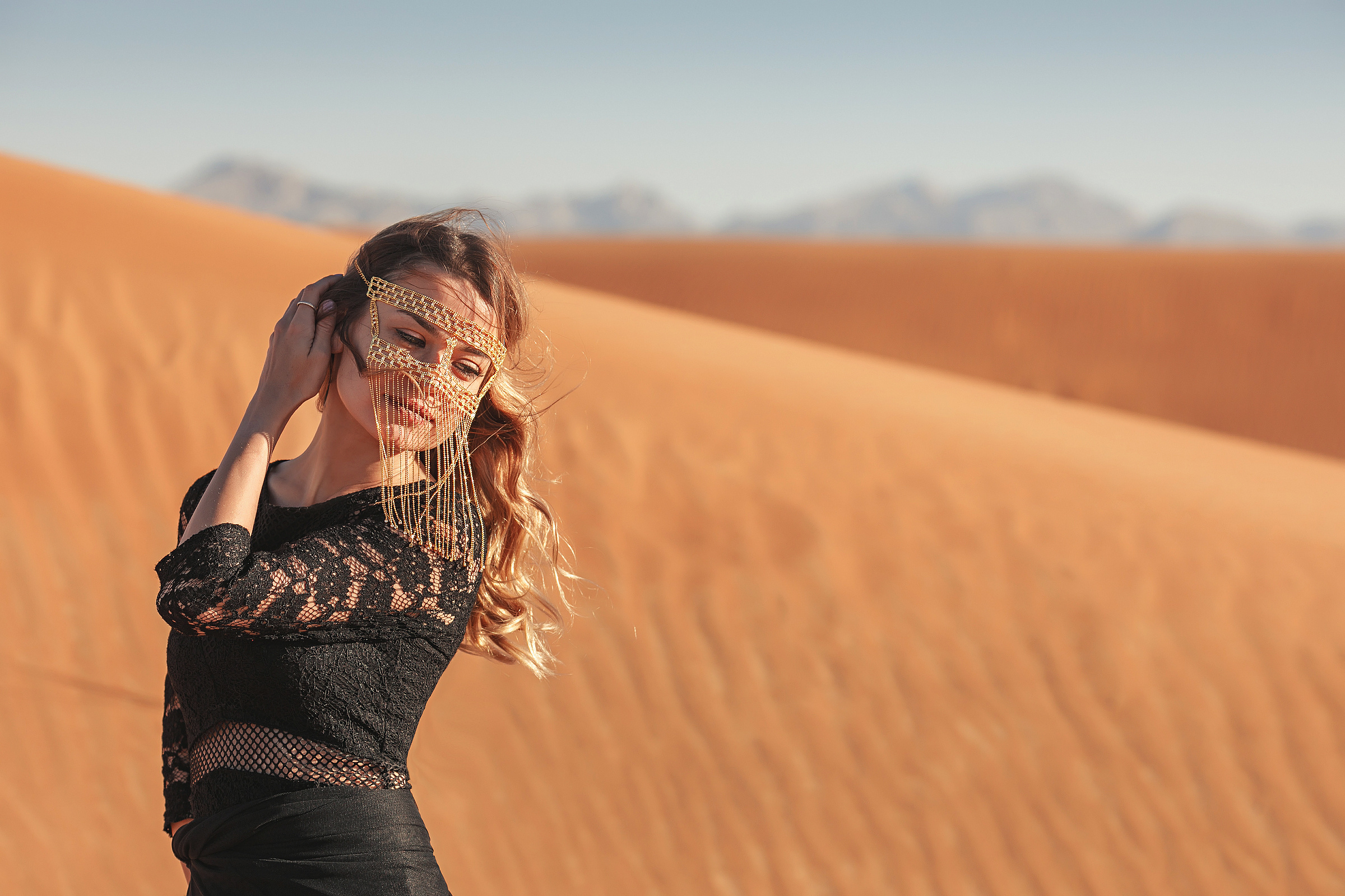 Irina. Fashion in desert. Портретний та весільний фотограф Надія Онода