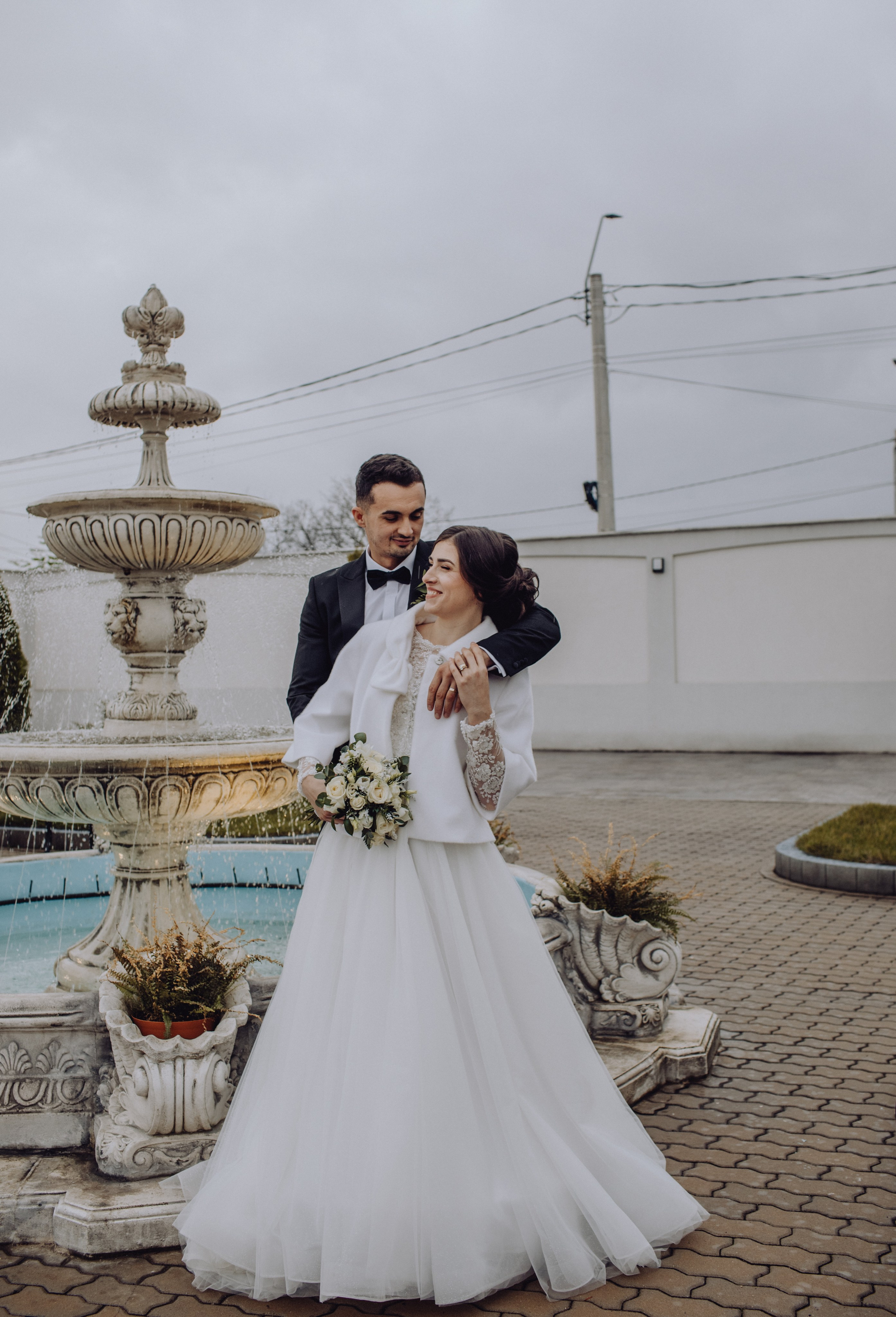 Adi & Angela. Wedding & couple photographer from Romania Rut Vetan
