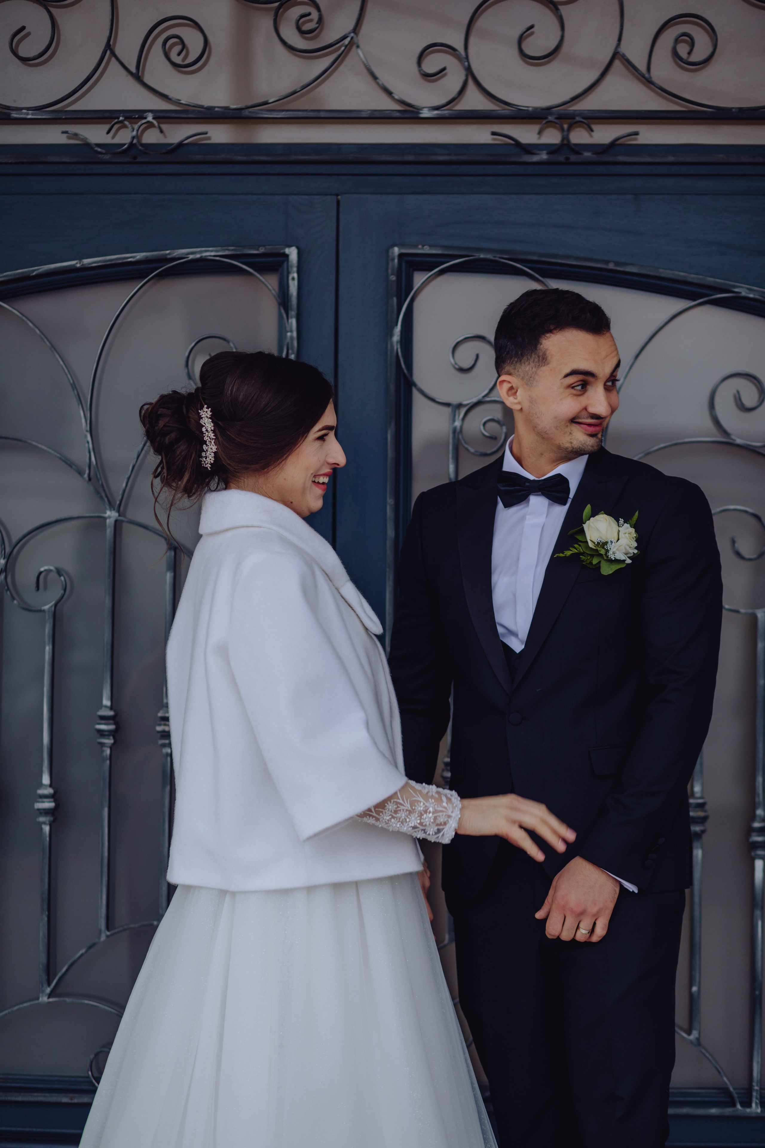 Adi & Angela. Wedding & couple photographer from Romania Rut Vetan