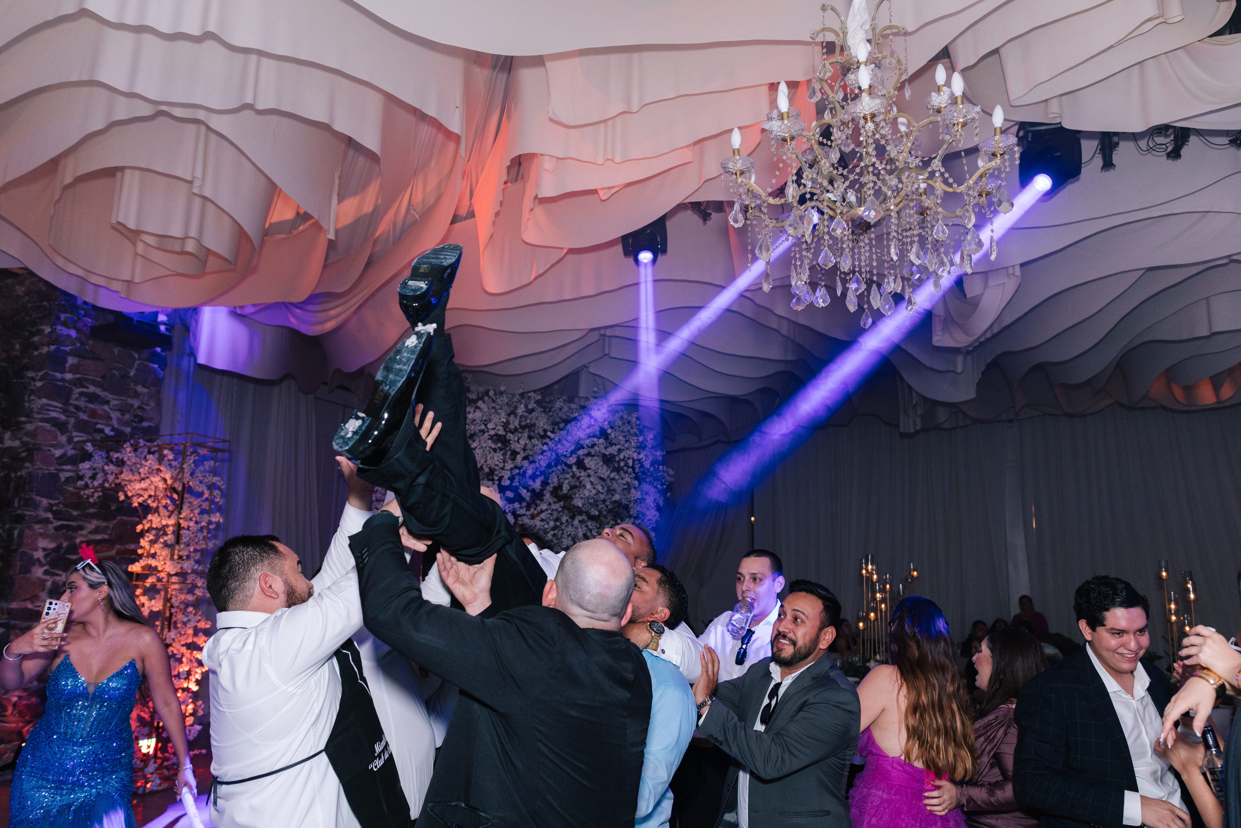 Alejandra y Salvador. Principal