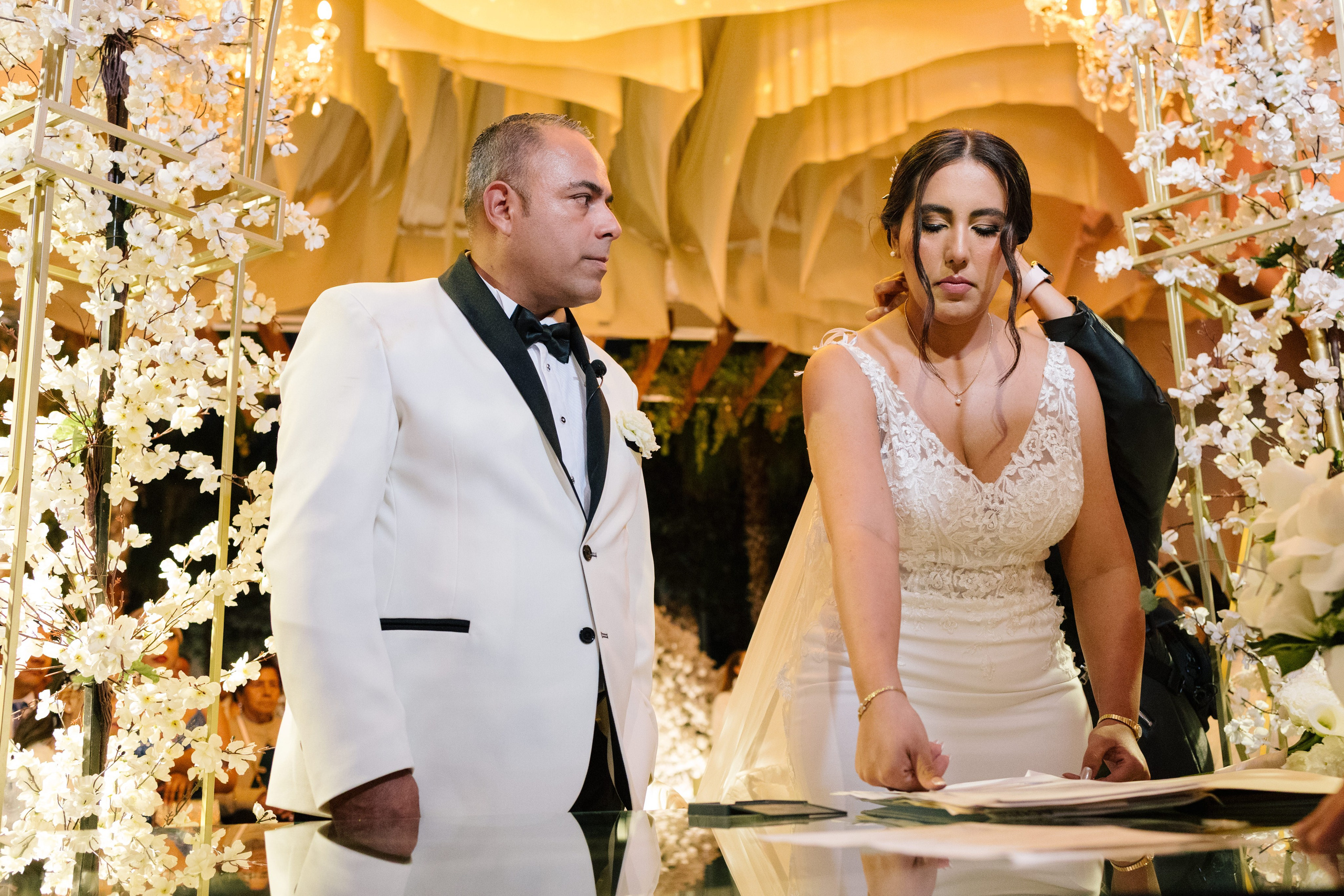 Alejandra y Salvador. Principal