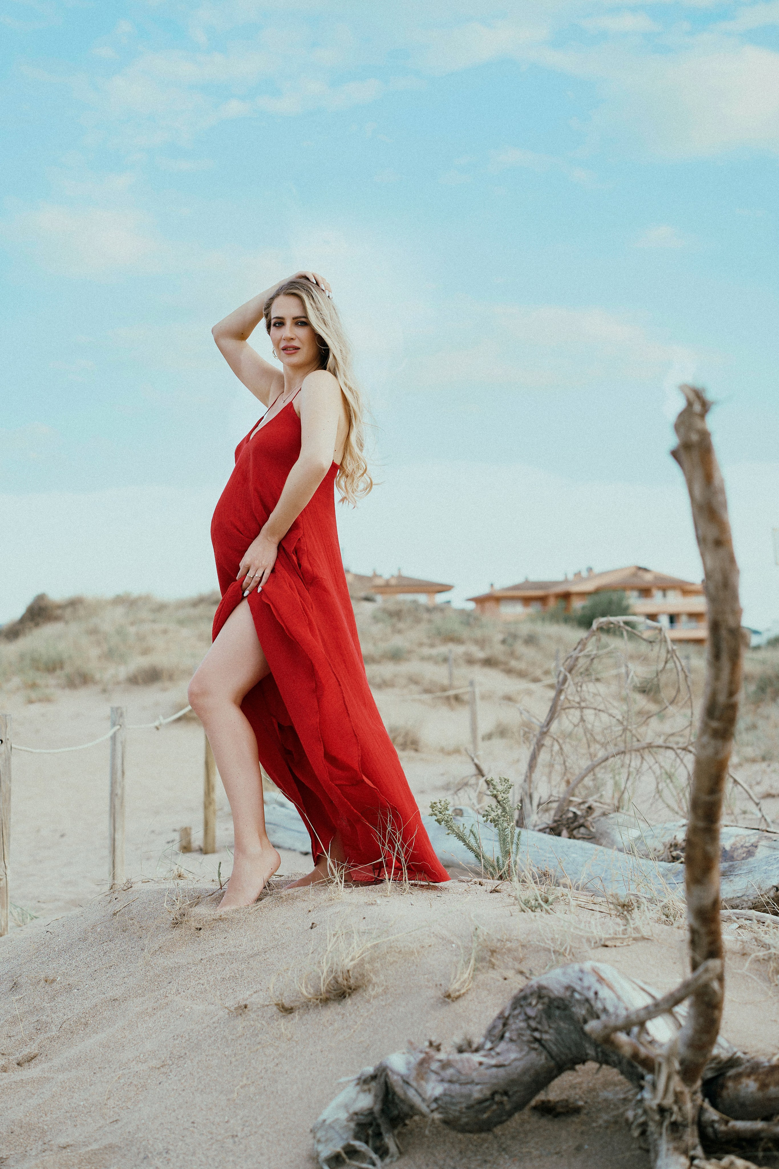 Фотосессия беременности на пляже. Красное платье. Photographer in Barcelona Spain Zhanna Zakharchenko