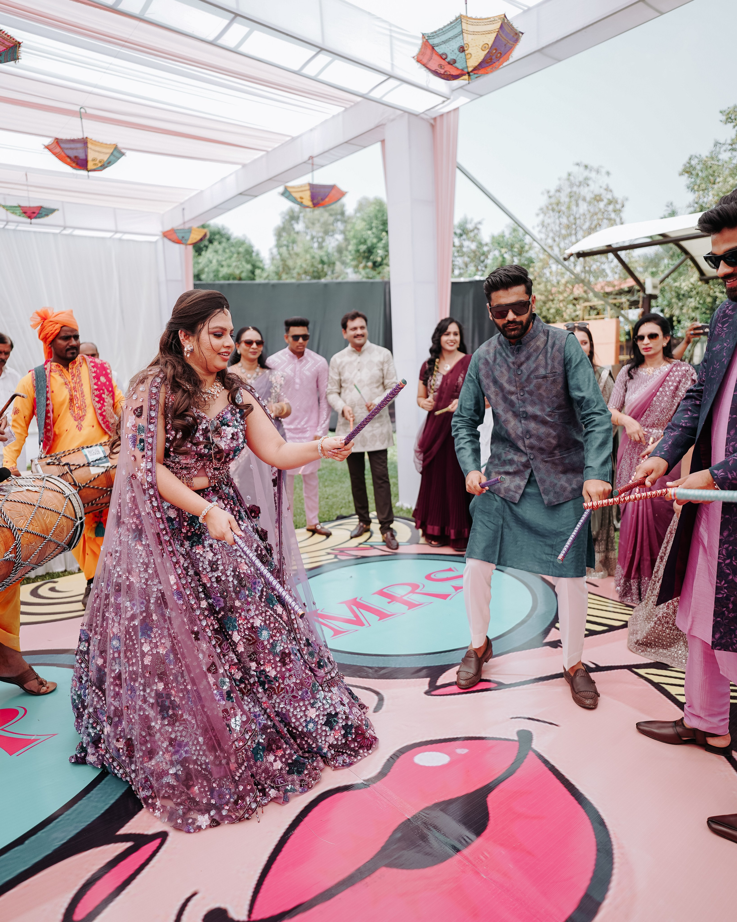 HALDI & MEHANDI. Wedding photographer Stalen Robert