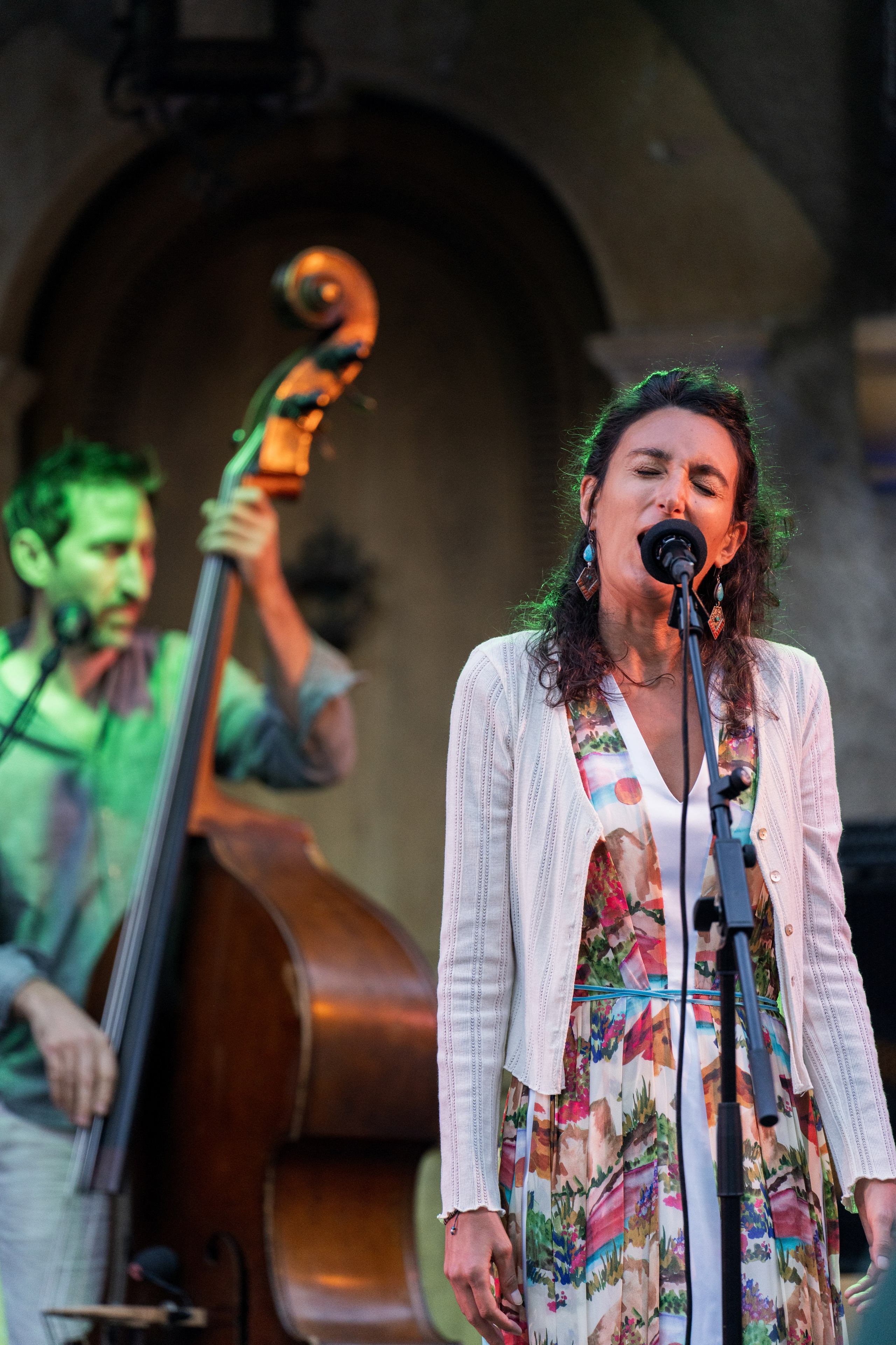 Reportage photo du concert de Beyrouth-Express au Château de Montcherand. Photographe à Genève - Eugenia Andres