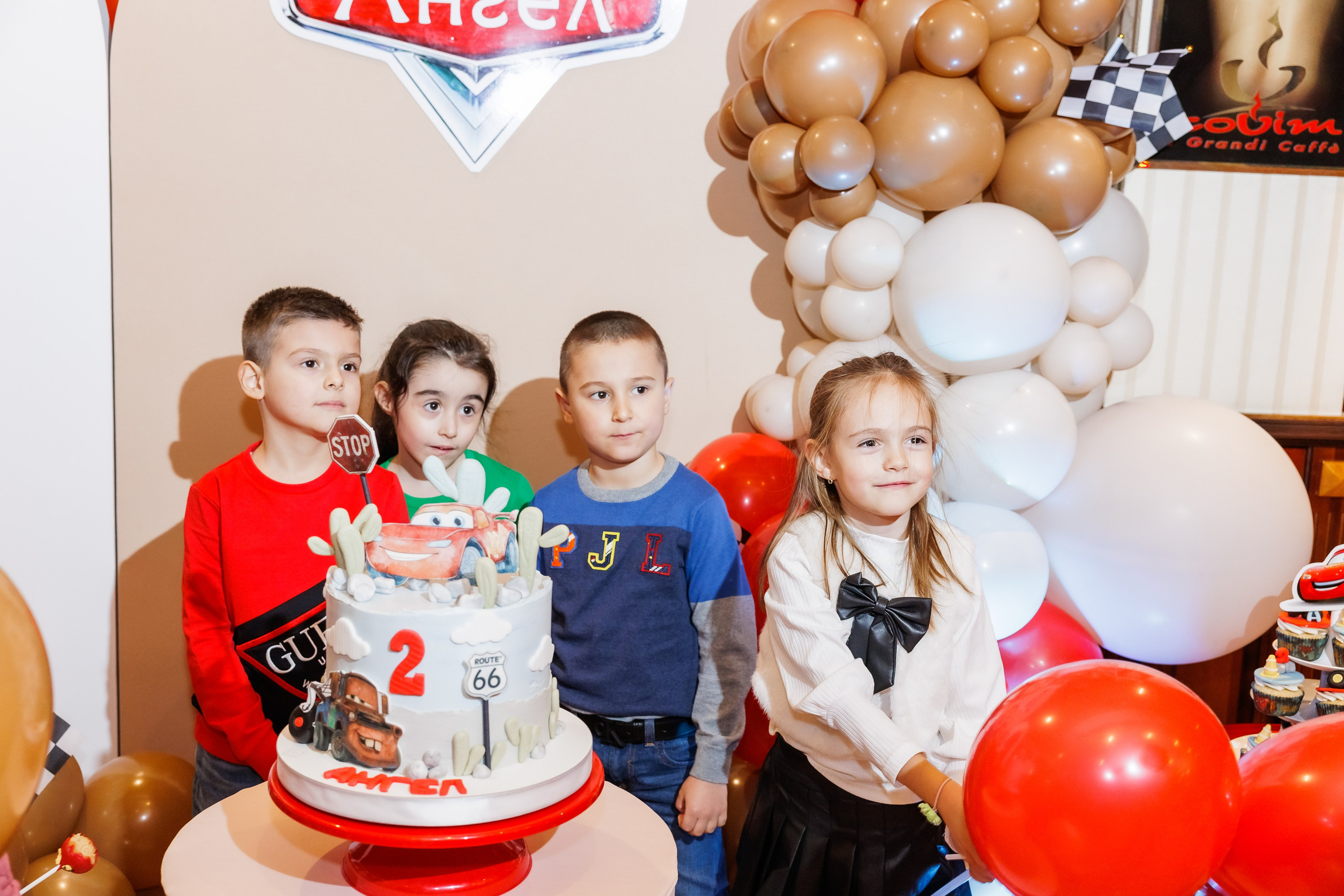 Честит Рожден Ден. Фотограф Ирина Йотова