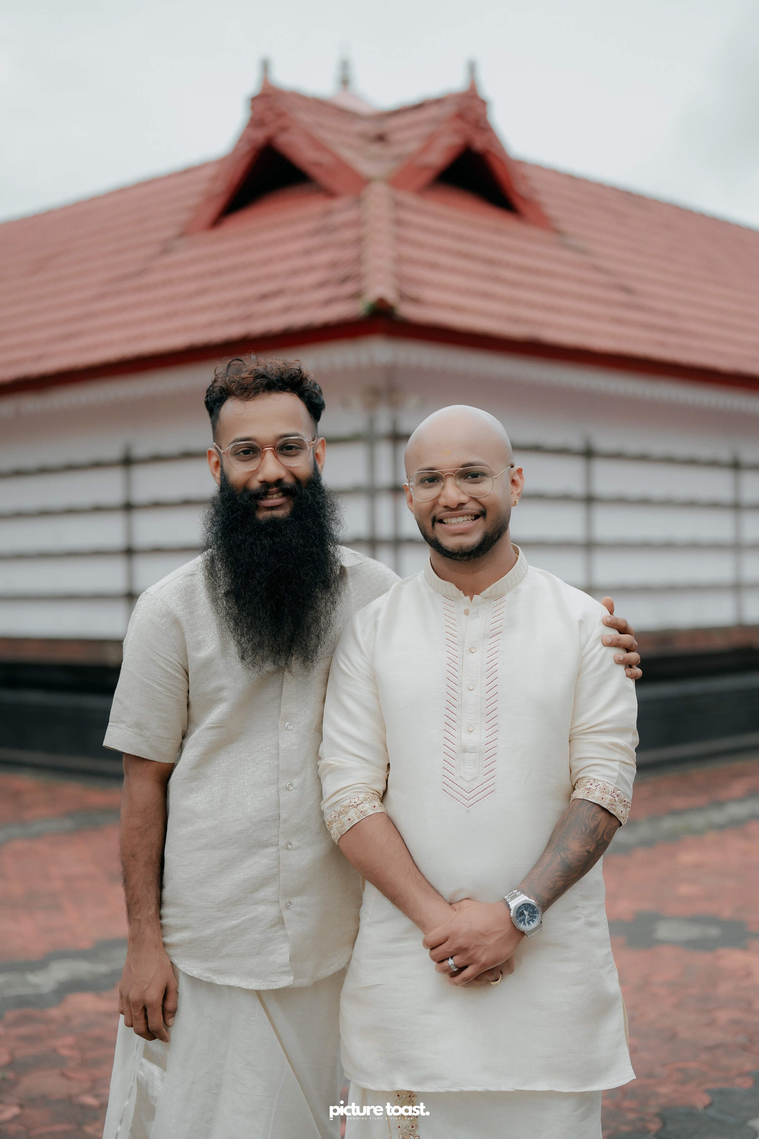 Traditional Kerala Hindu Wedding Ft. Anusree & Vishnu. Fine art Wedding Photographers in India & Canada
