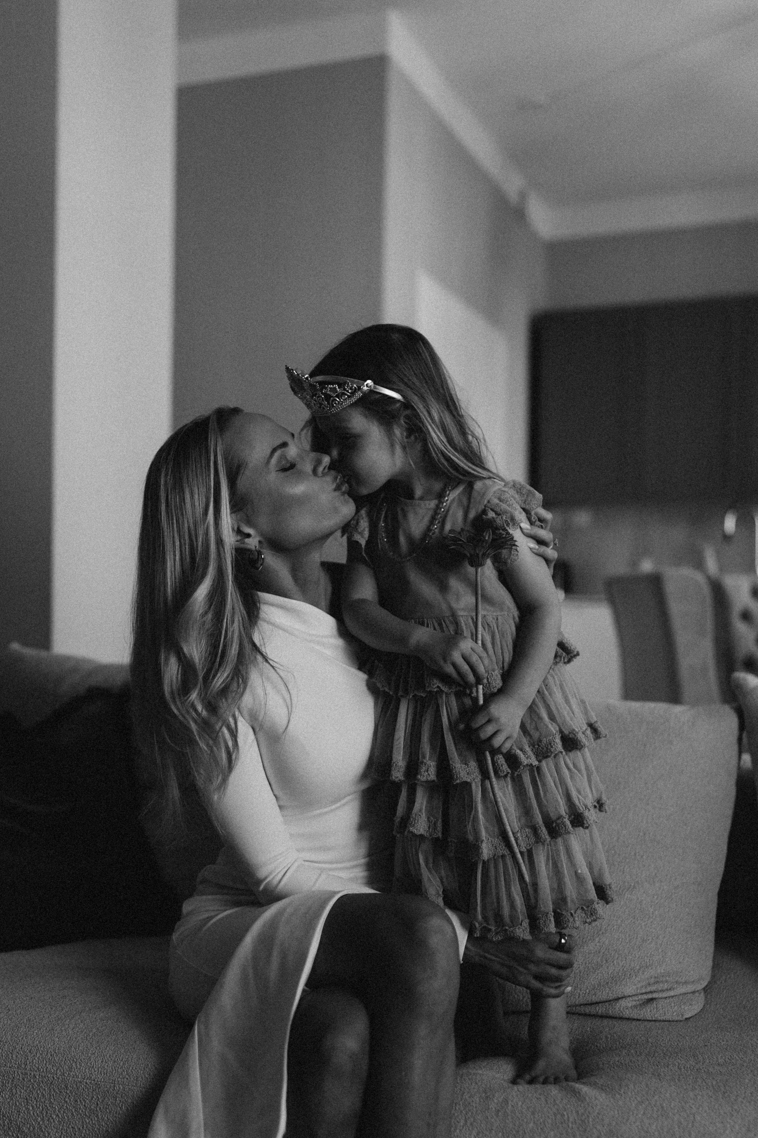 L&H. Wedding and potrait photographer in Helsinki Vickan O