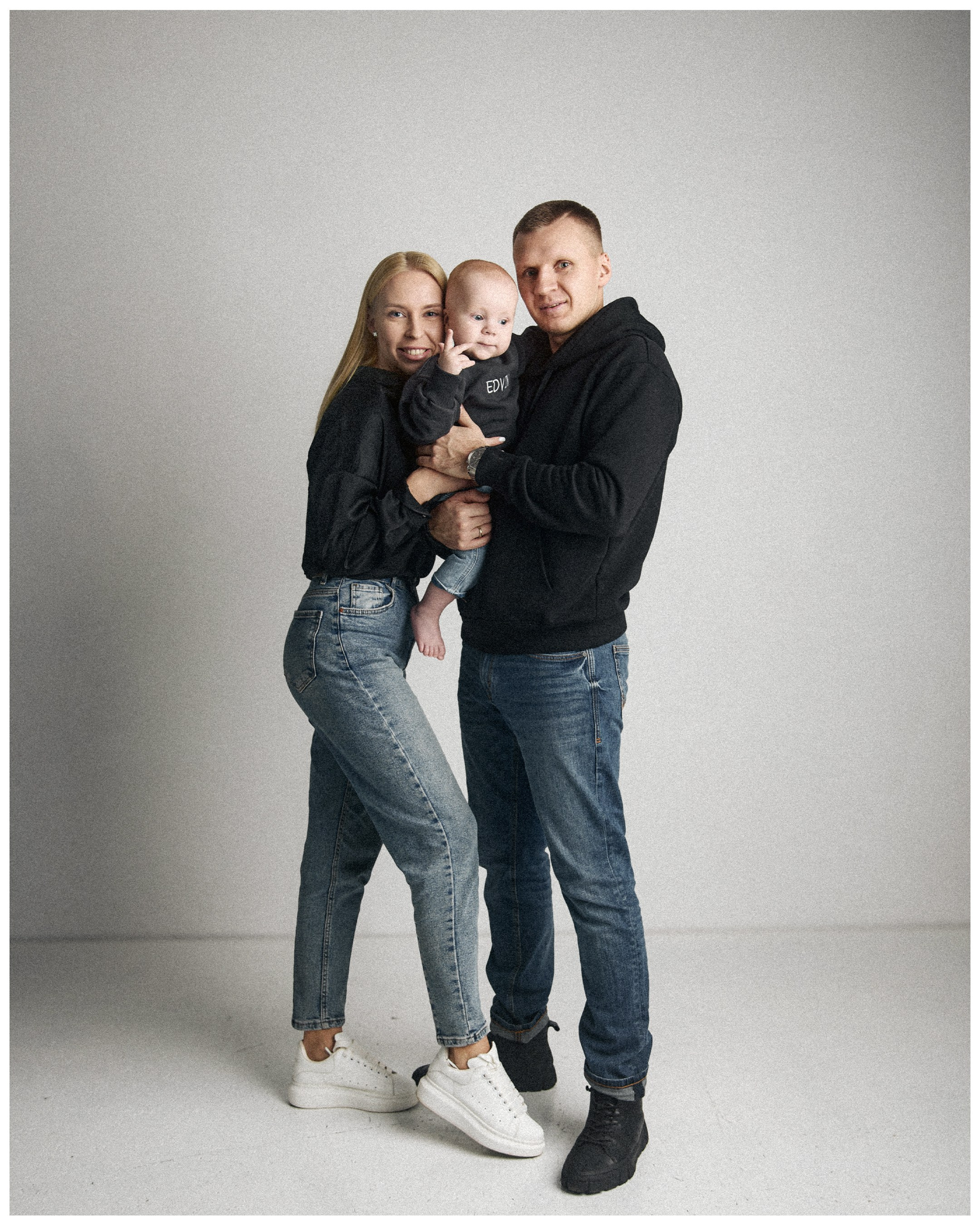 PORTFOLO. Profesionalus fotografas Vilniuje. Asmeninės ir šeimos fotosesijos, vestuvių, krikštynų bei renginių fotografavimas, produktų fotografija