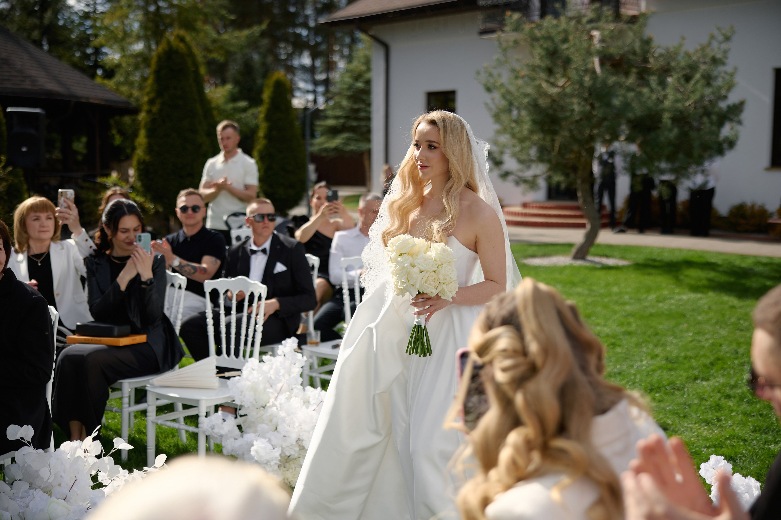 Natalia & Roman. Dworek przy lesie. Fotograf ślubny i rodzinny w Krakowie Yana Klymova