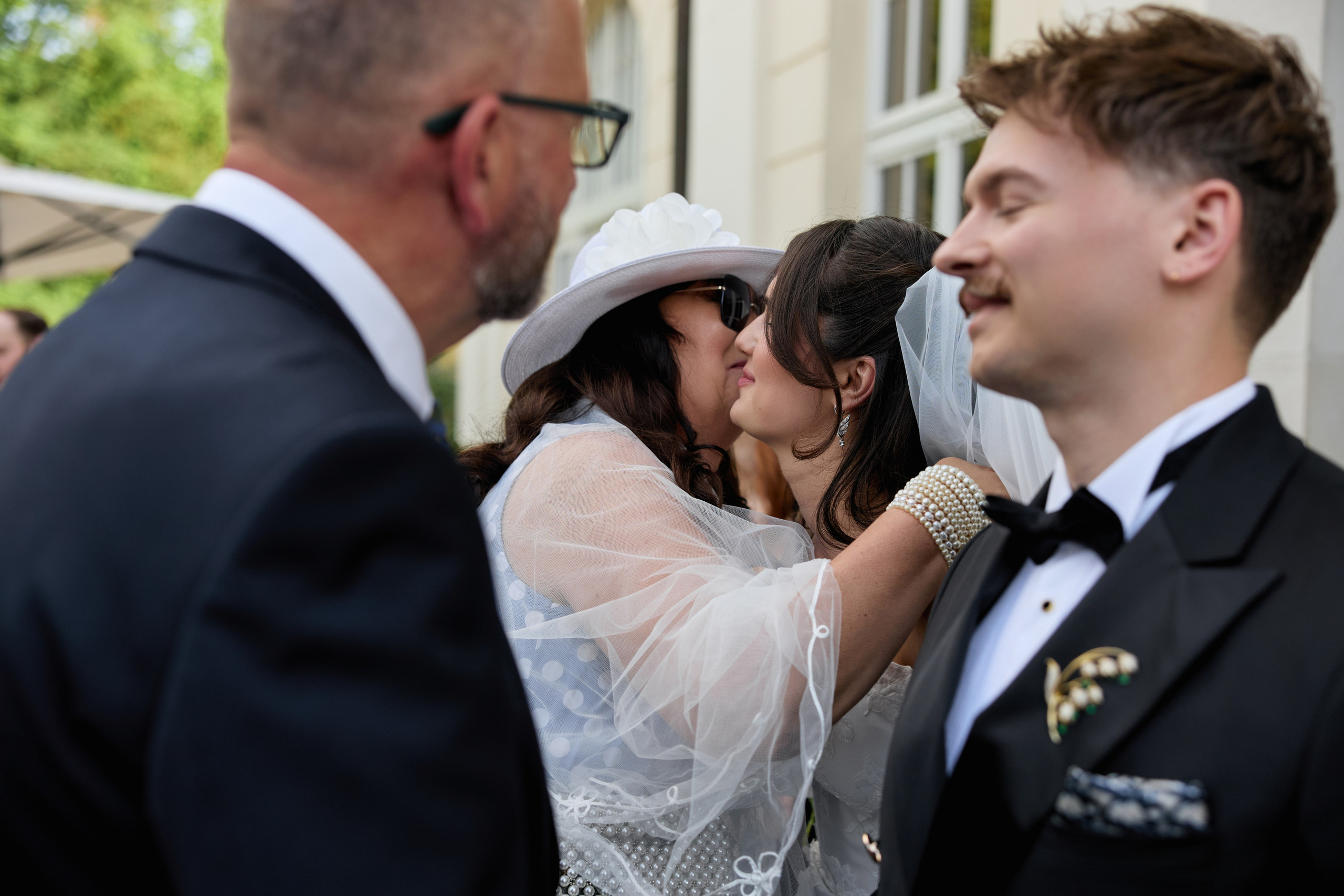 Wiktoria & Kacper. Pałac Goetz. Fotograf ślubny i rodzinny w Krakowie Yana Klymova
