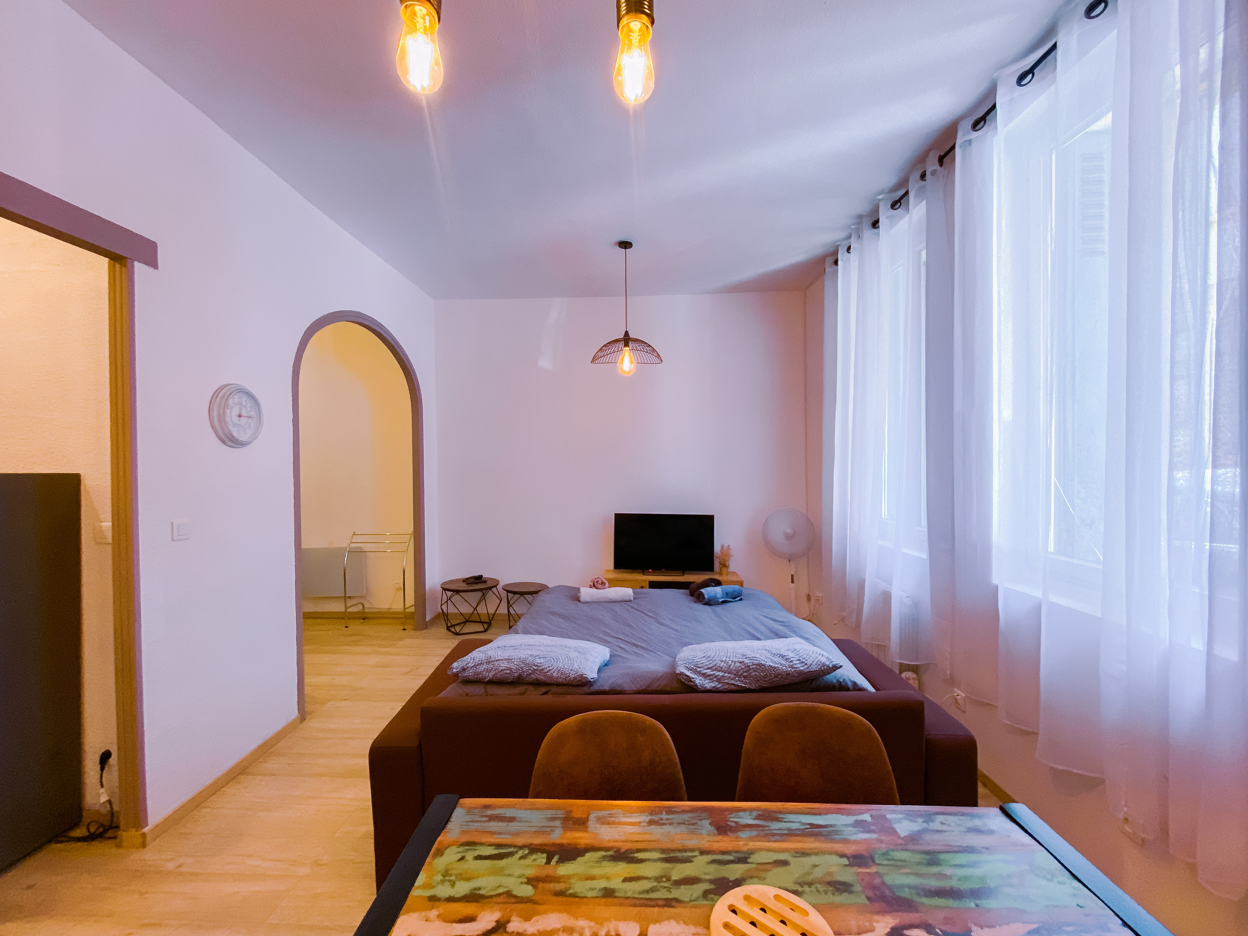 Photographie immobilière professionnelle – Location saisonnière | Happy NB – Vienne (86). Photographe professionnelle à Poitiers, Tours et Châtellerault | Studio photo entre Poitiers et Tours – portraits, familles, entreprises, ma