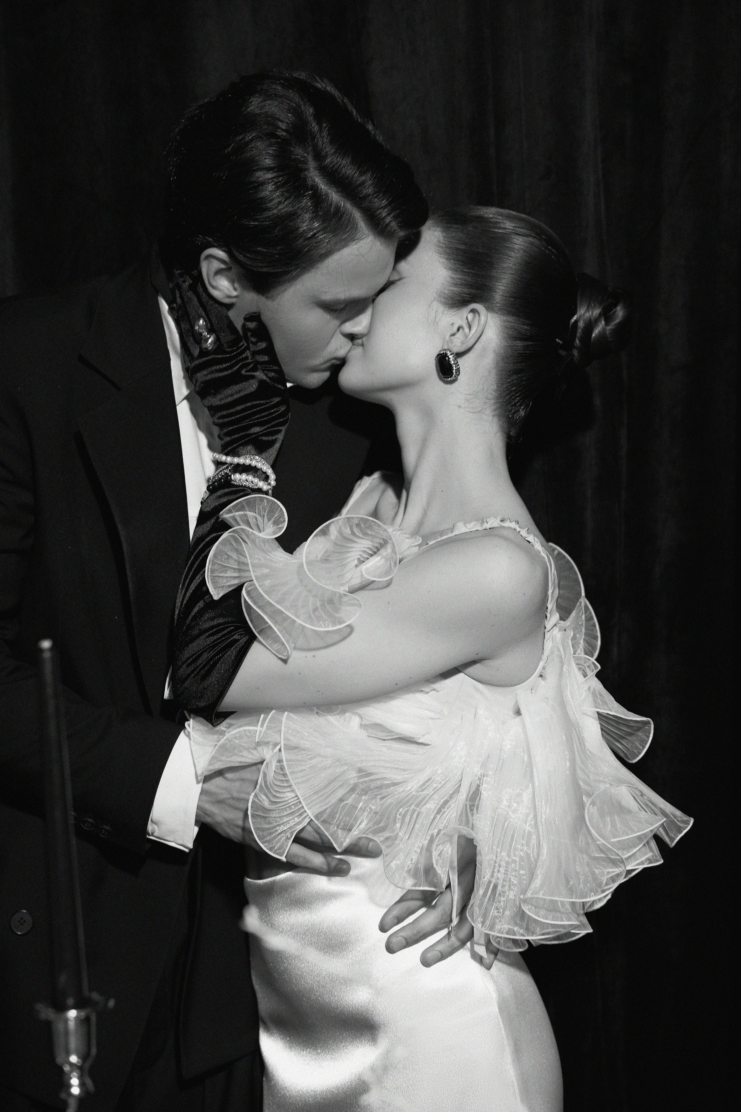 Julia & Michael. Elena Ruzgis — Editorial Wedding & Portrait Photographer