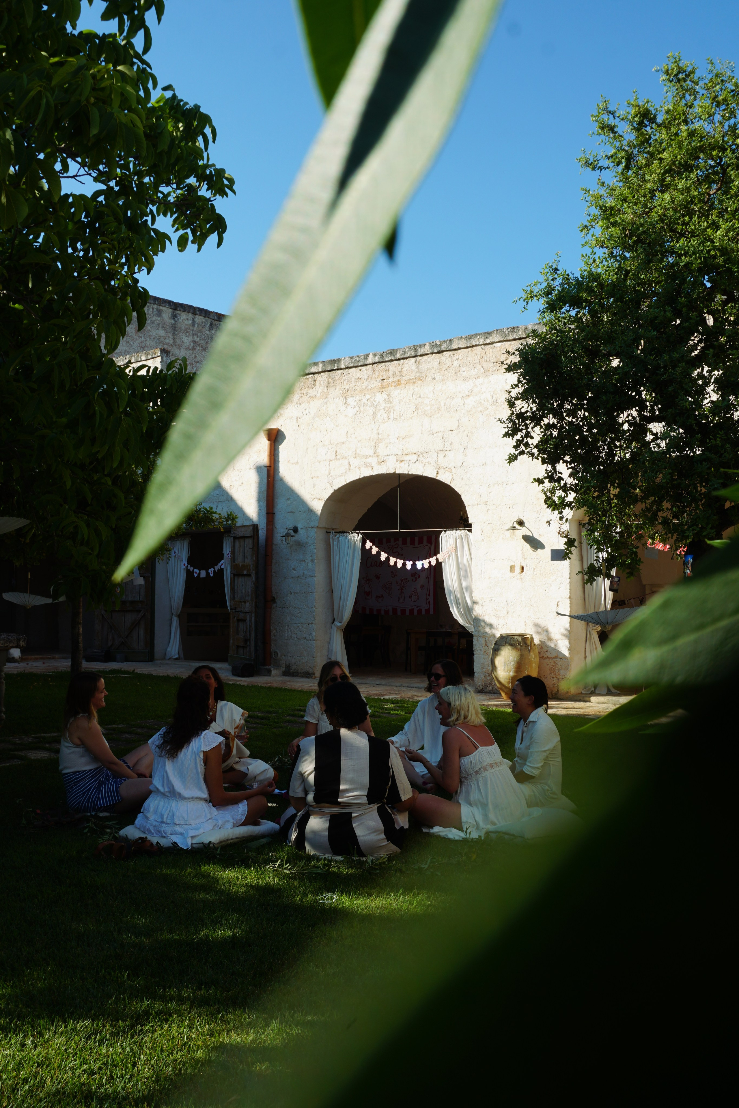 In attesa. Albina Sokhova | Fotografa in Italia: Ritratti, Famiglie, Matrimoni e Branding
