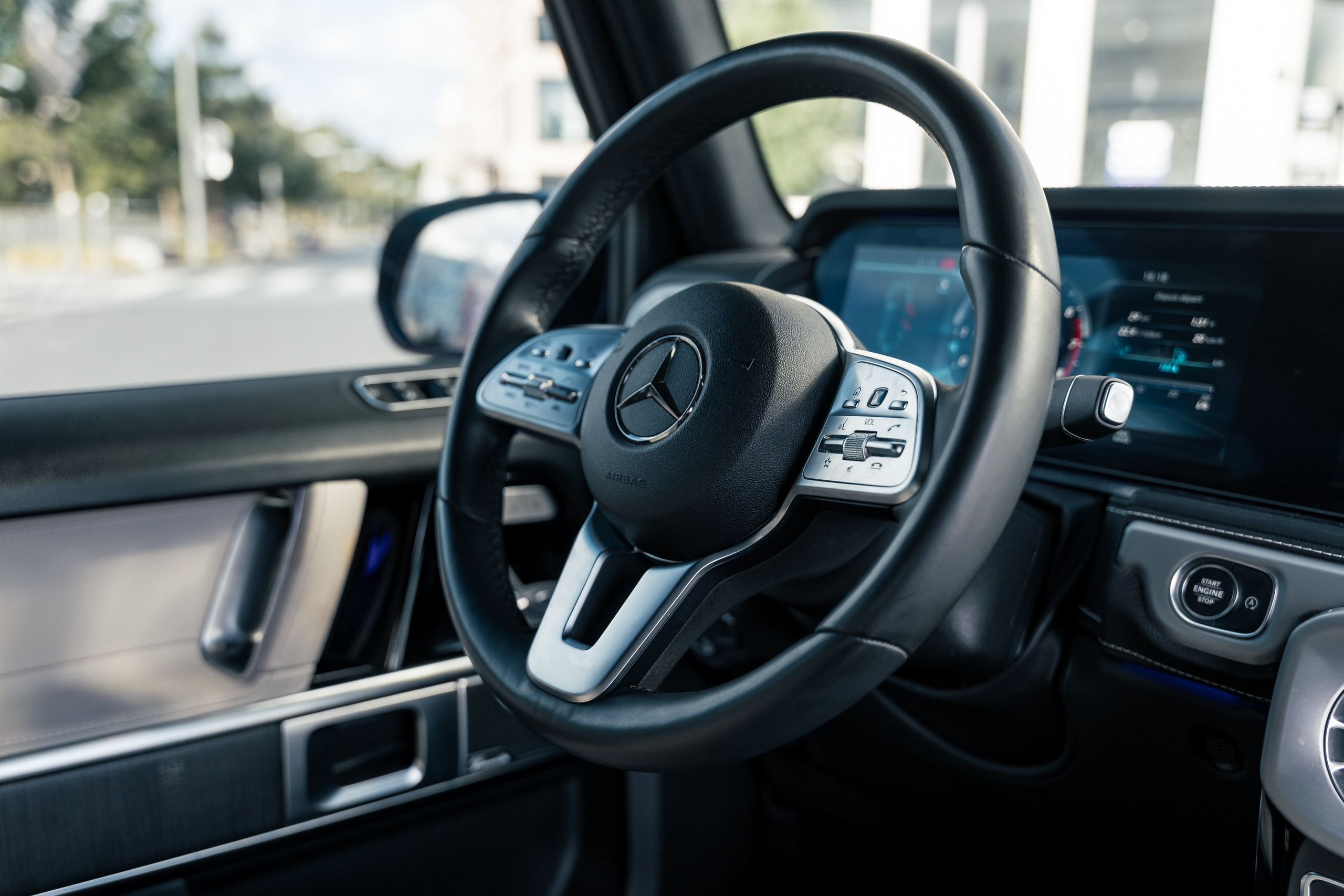 Mercedes-Benz G500. Photographer in Paris — Vitalii Motruk