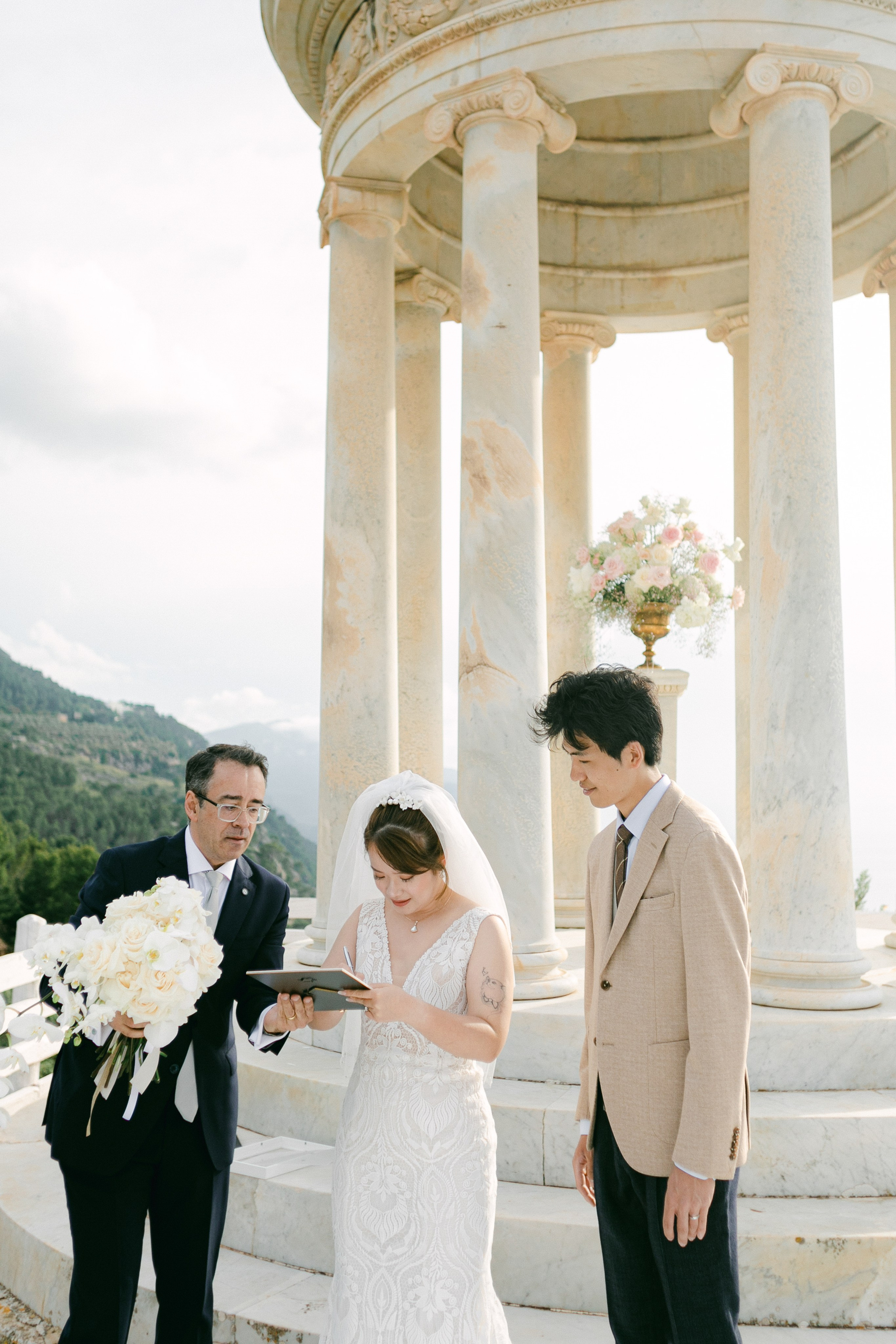 Chenyi & Tiangseng. Wedding Celebrant in Mallorca Iban Collin