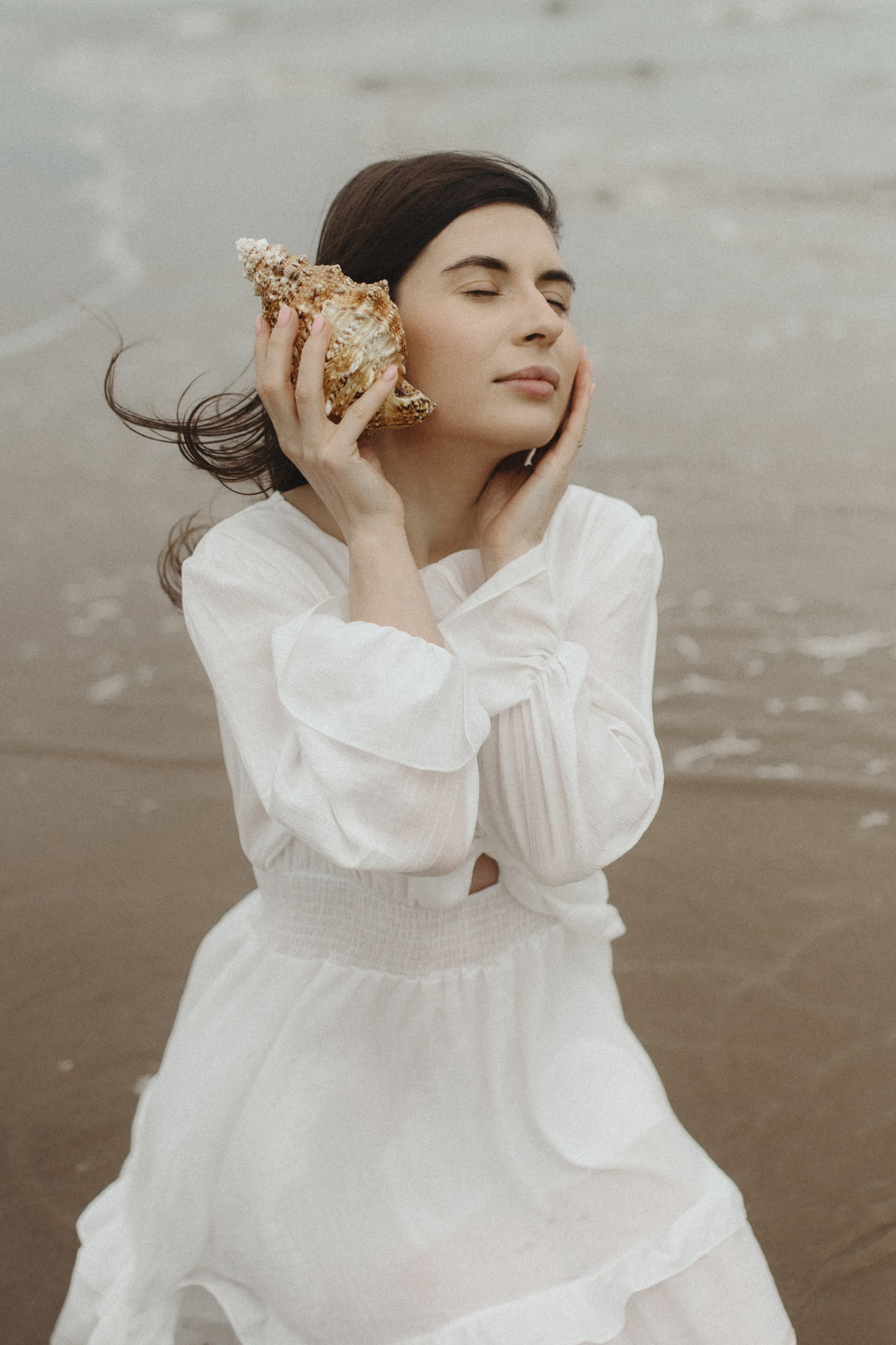 Seaside Session. Wedding and Portrait Photographer Evie Moon